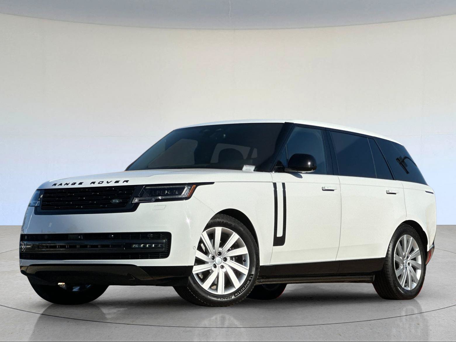 2024 Land Rover Range Rover SE — photo 1 of 31
