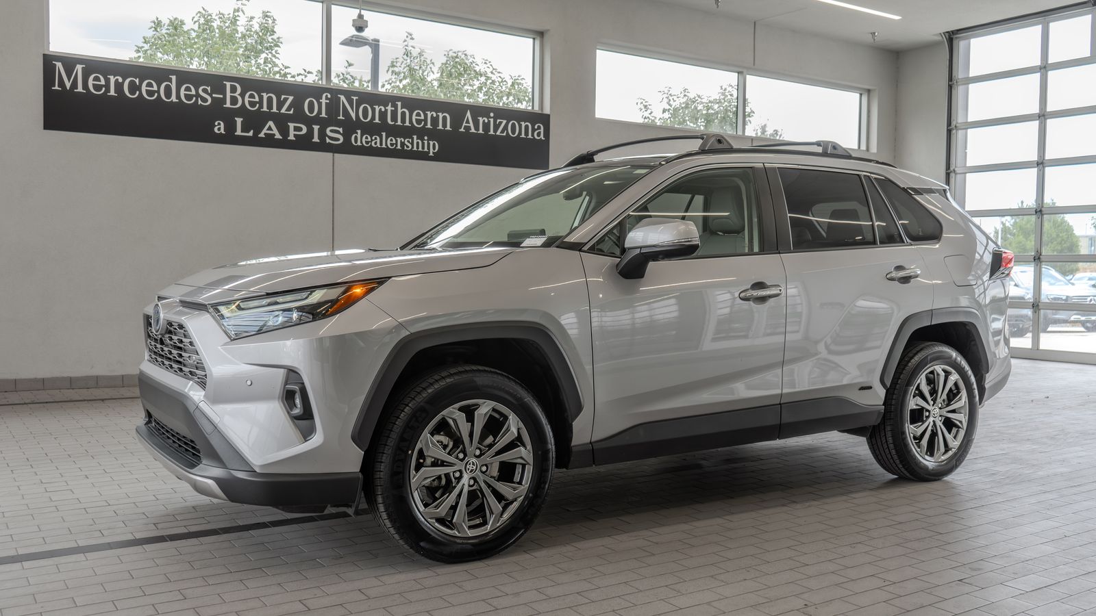 2024 Toyota RAV4 Hybrid Limited — full photo 3 of 35