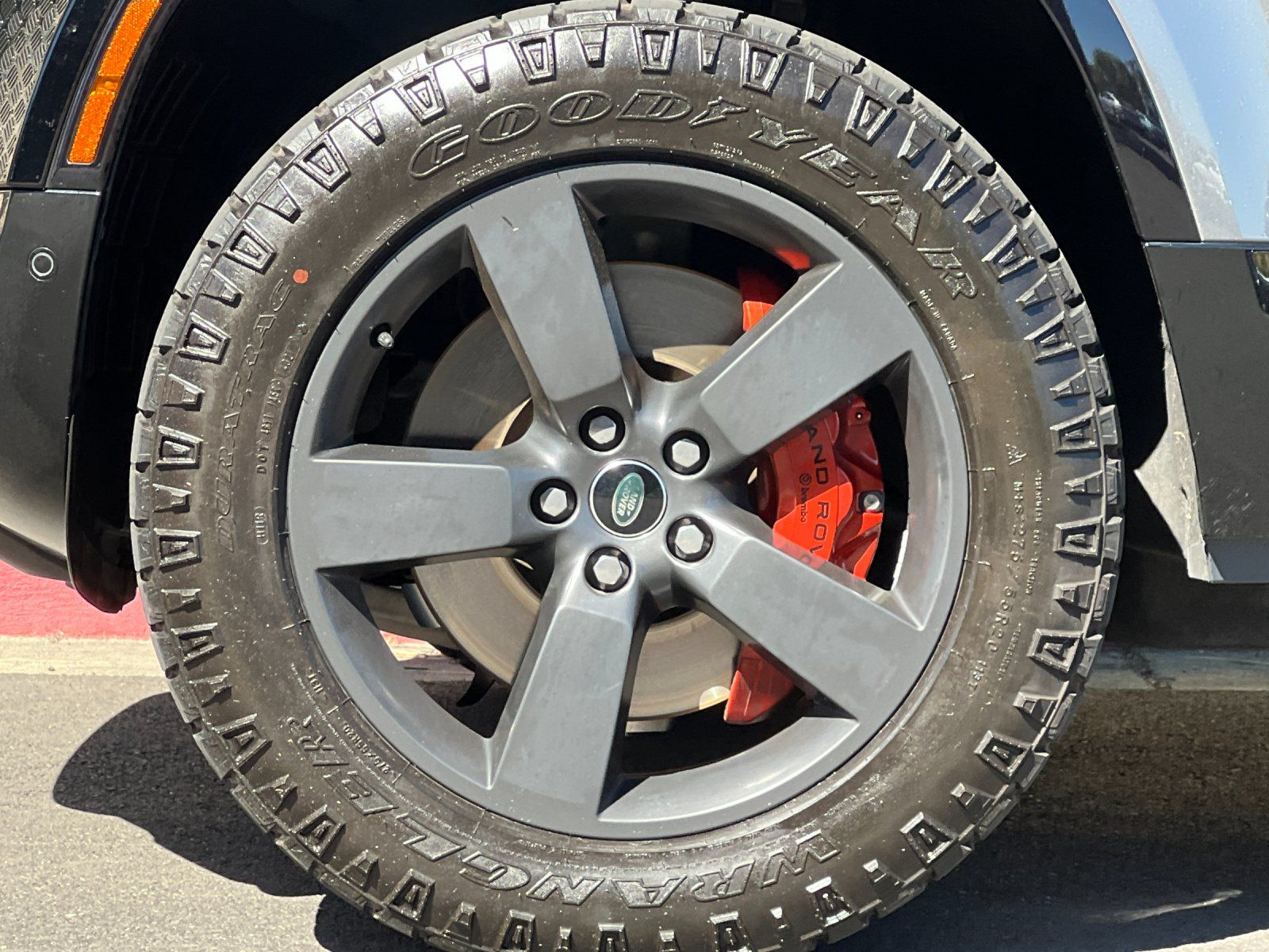 2024 Land Rover Defender 110 X — full photo 25 of 29