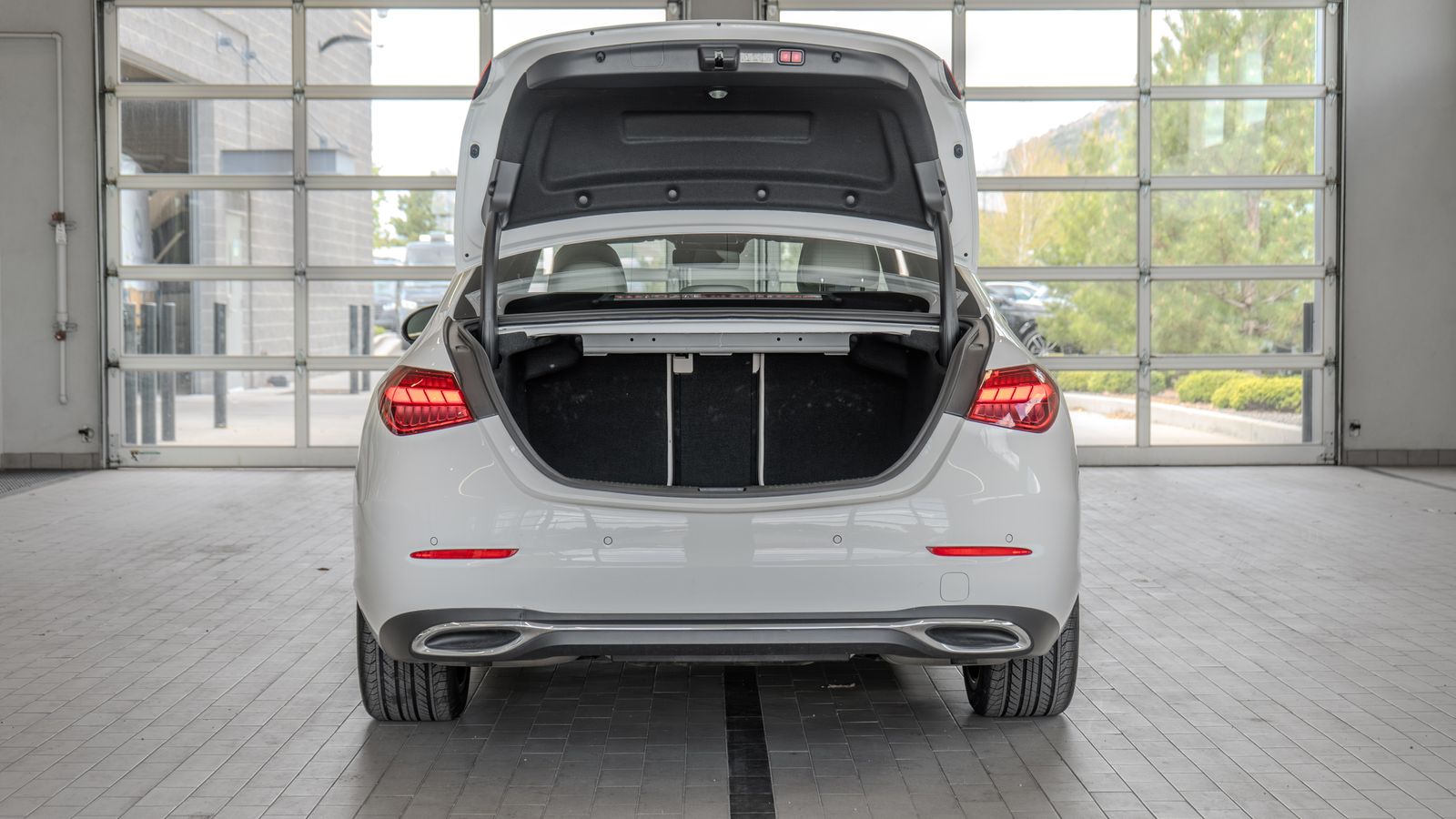 2025 Mercedes-Benz C-Class C 300 — foto completa 16 de 35