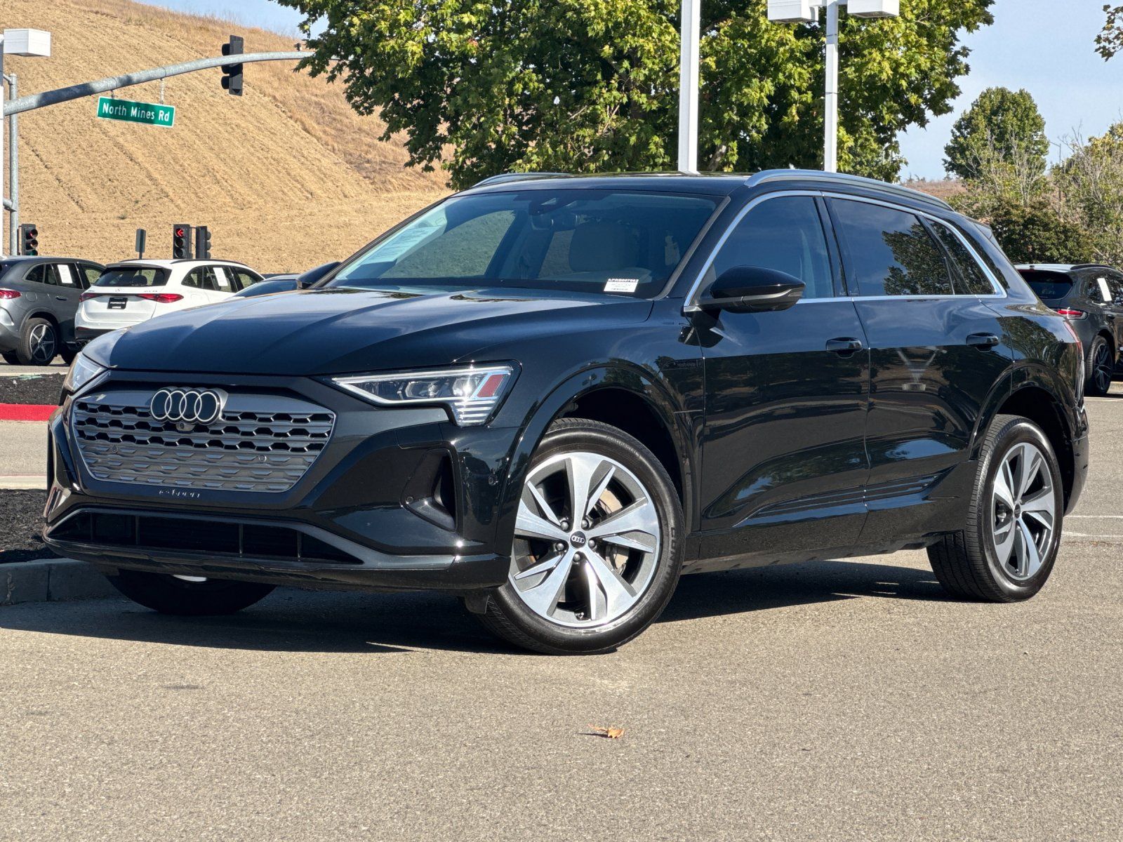 2024 Audi Q8 e-tron Premium Plus — full photo 1 of 29