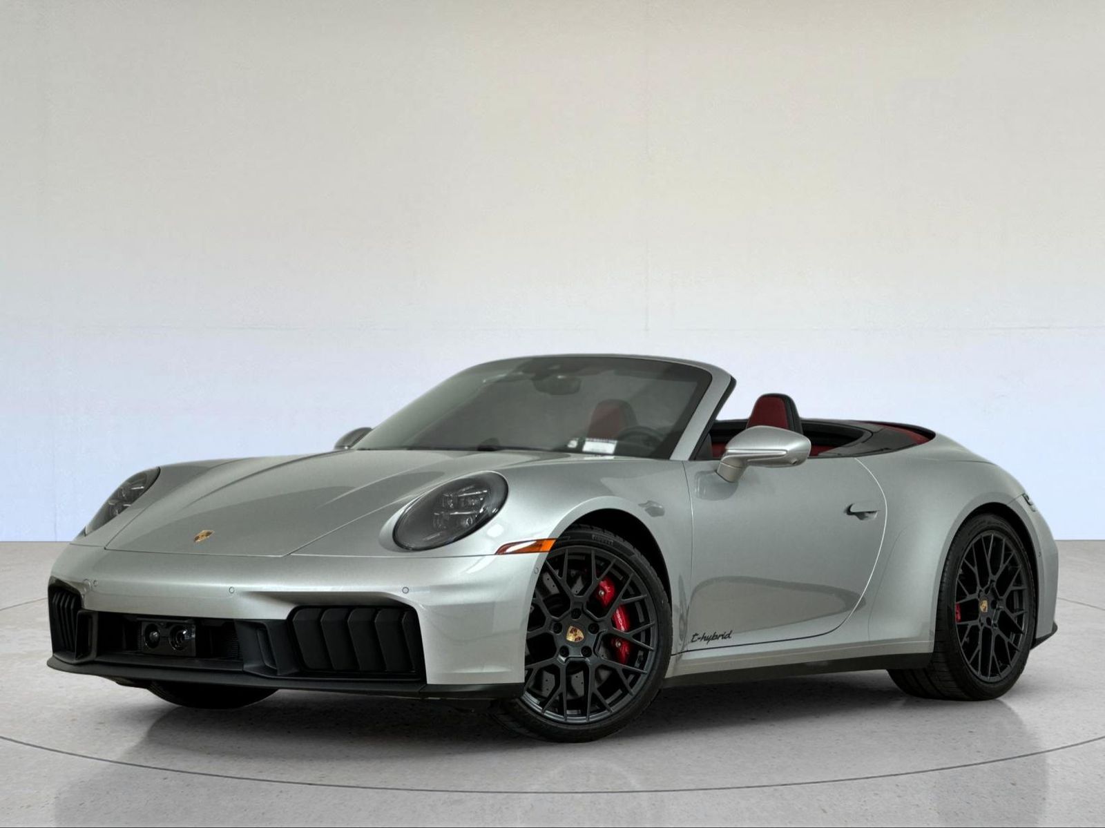 2025 Porsche 911 Carrera 4 GTS — photo 1 of 28