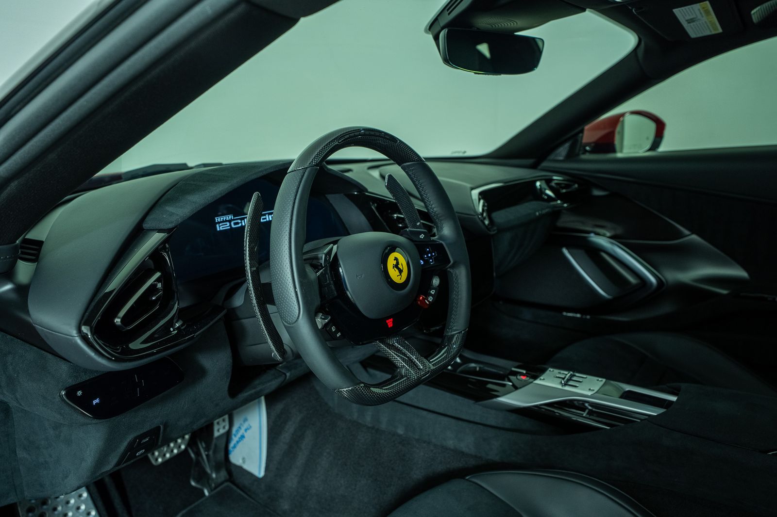 2025 Ferrari 12Cilindri — foto completa 28 de 51
