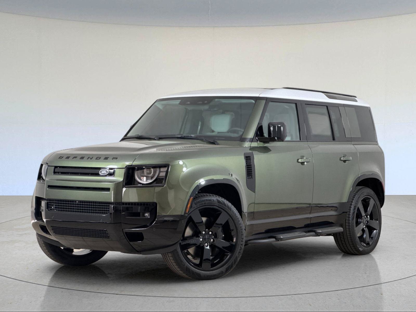 2026 Land Rover Defender 110 X-Dynamic SE — photo 1 of 27