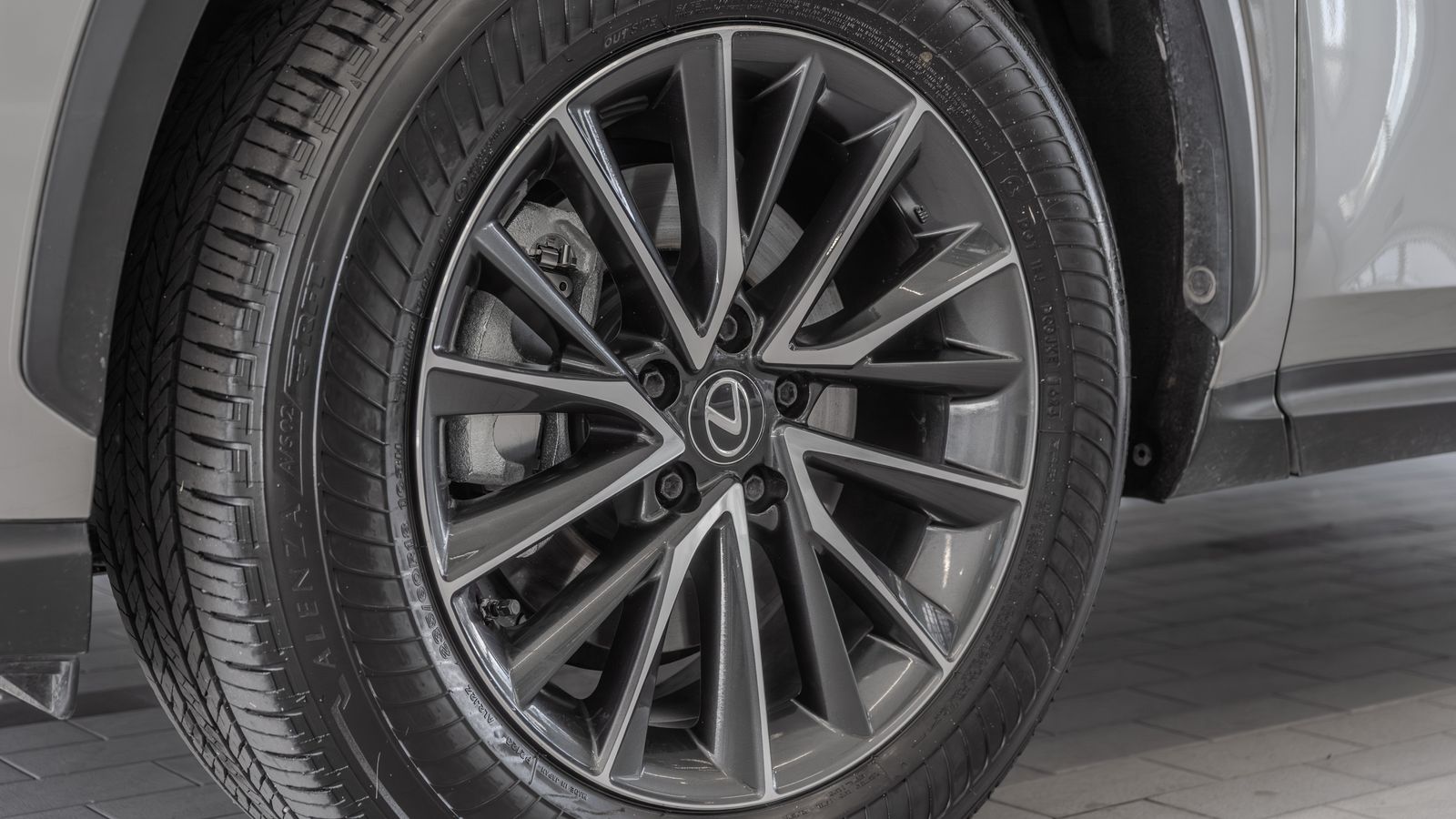 2025 Lexus NX 250 Premium — full photo 29 of 33