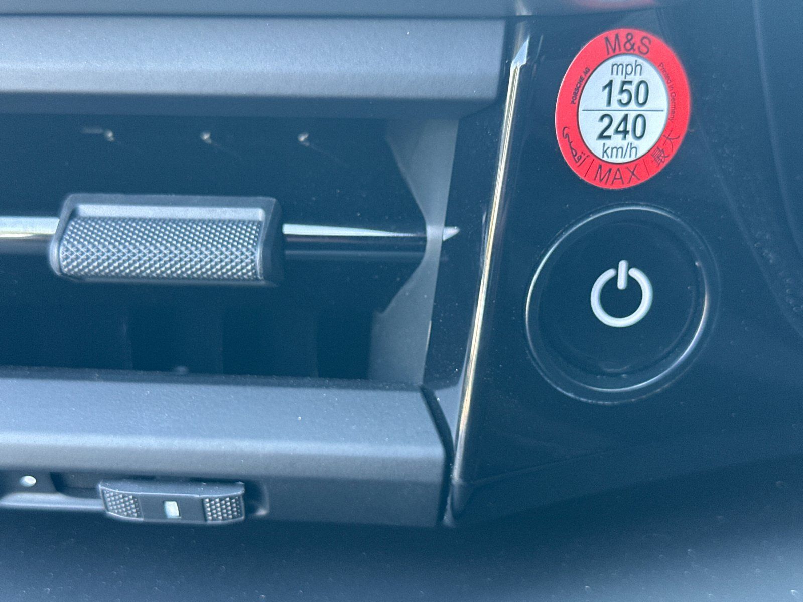 2025 Porsche Macan Electric Base — full photo 23 of 29