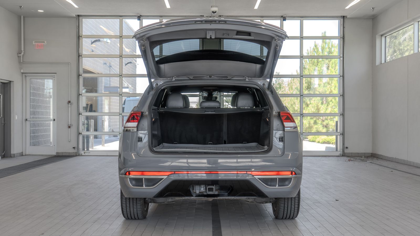 2022 Volkswagen Atlas Cross Sport 3.6L V6 SEL R-Line — foto completa 16 de 34