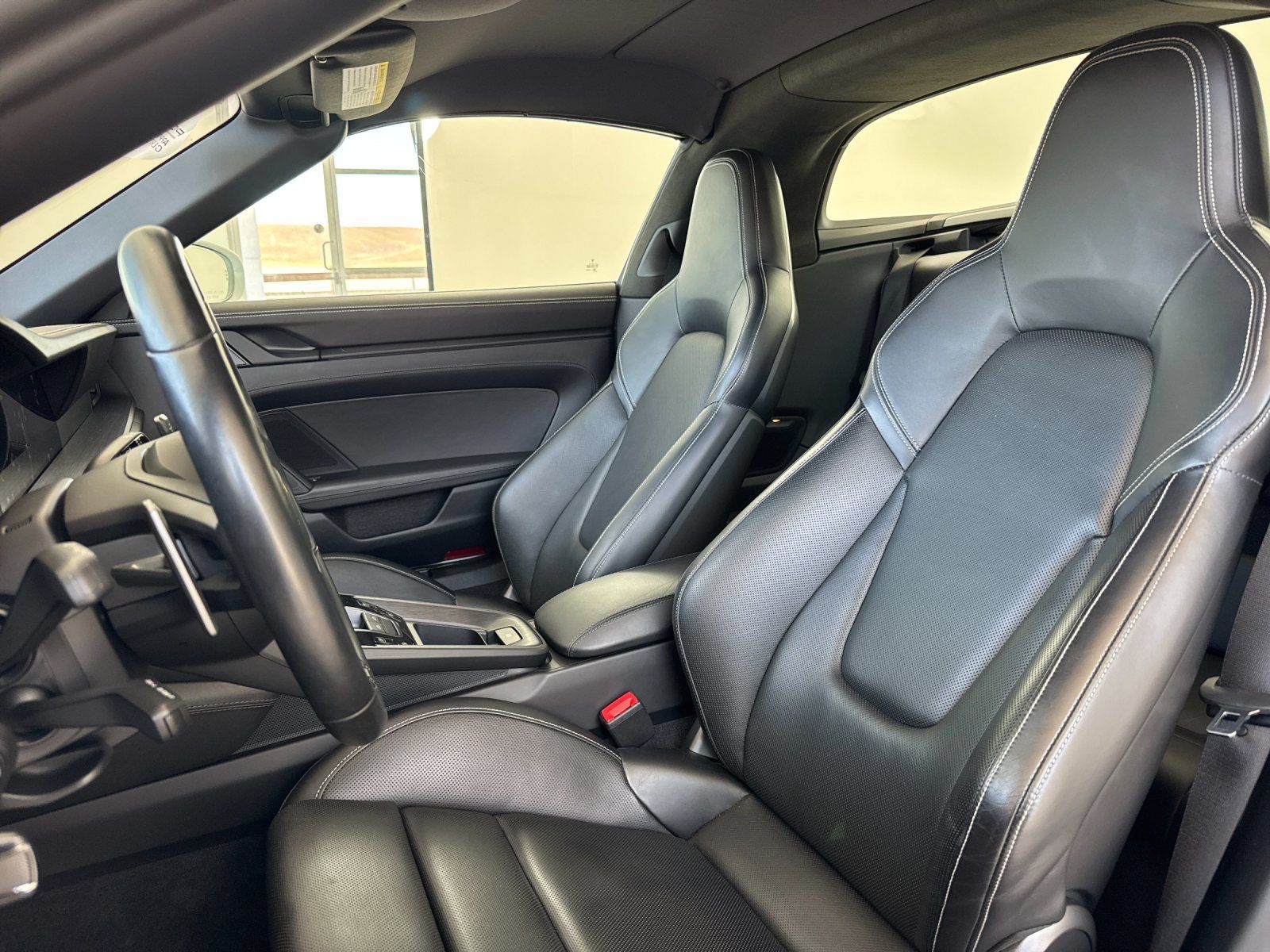 2023 Porsche 911 Targa 4 GTS — full photo 5 of 29