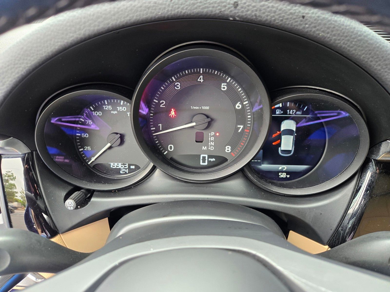 2024 Porsche Macan Base — full photo 24 of 27
