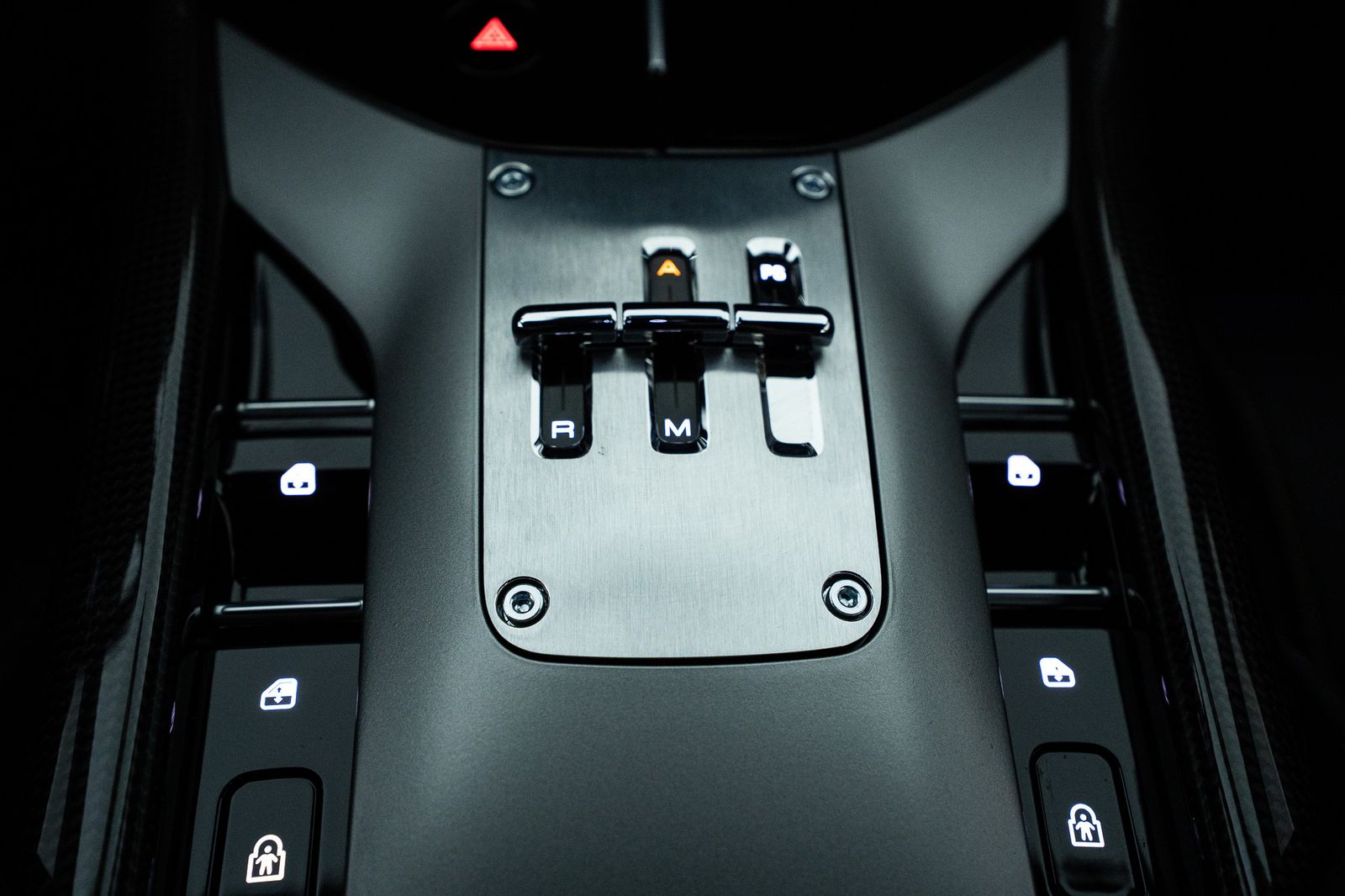 2025 Ferrari Purosangue — full photo 26 of 66