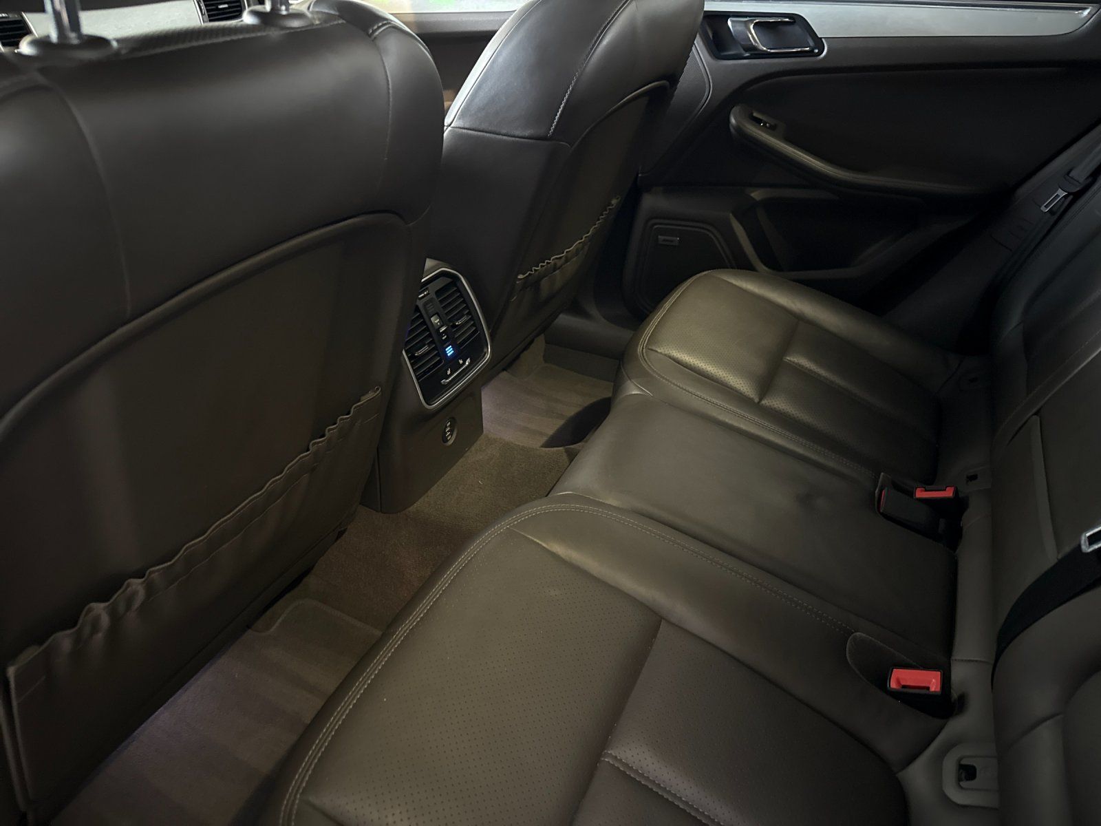 2017 Porsche Macan S — full photo 12 of 29