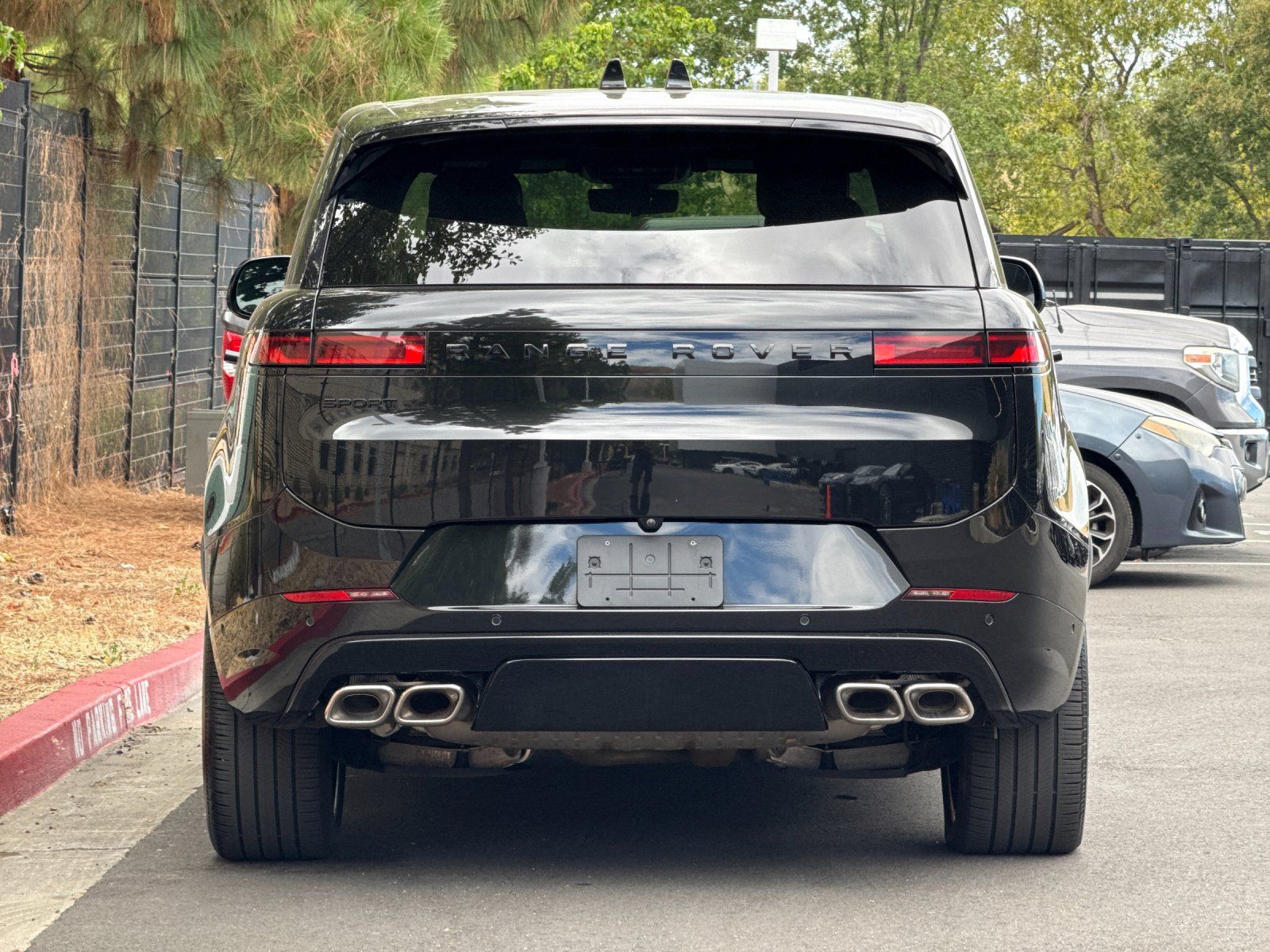 2025 Land Rover Range Rover Sport Autobiography — full photo 4 of 29