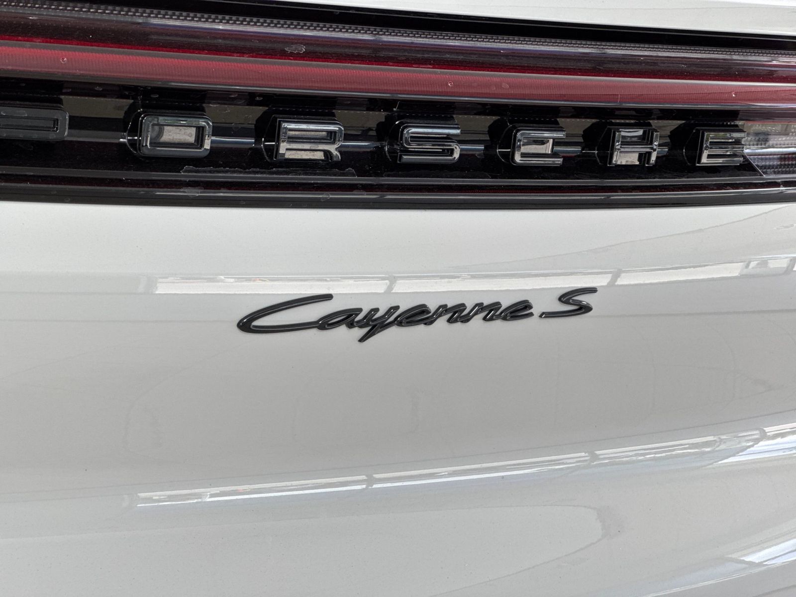 2026 Porsche Cayenne S — full photo 27 of 29