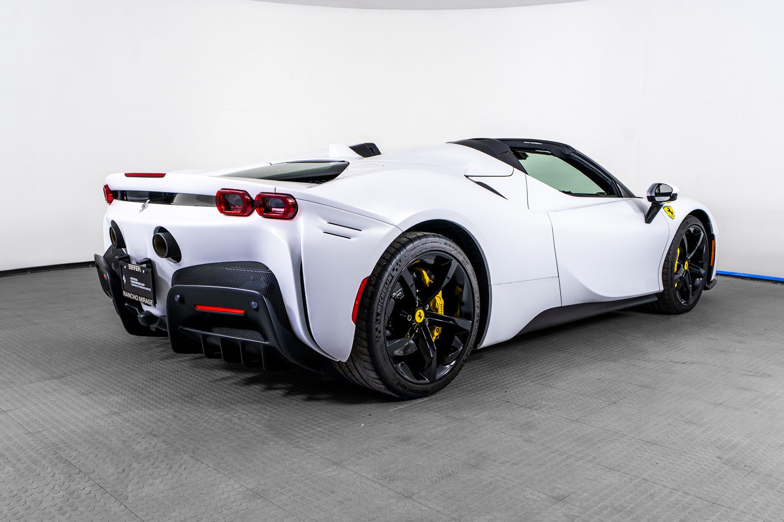2024 Ferrari SF90 Spider — full photo 8 of 50