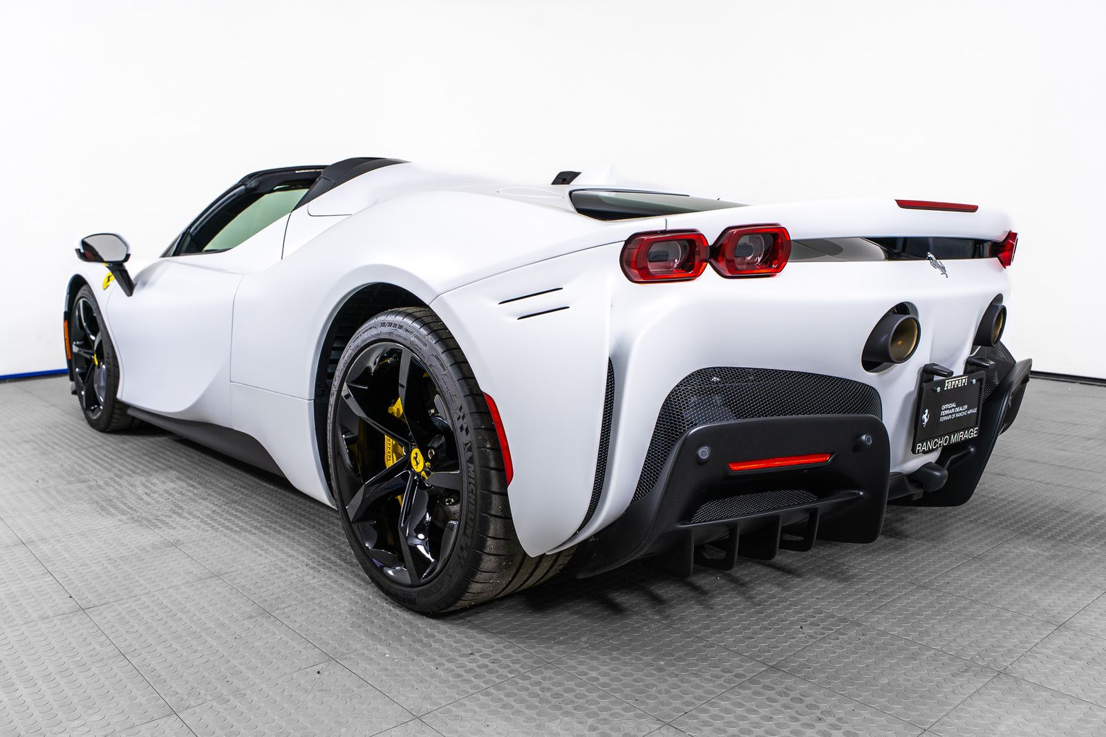 2024 Ferrari SF90 Spider — full photo 4 of 50