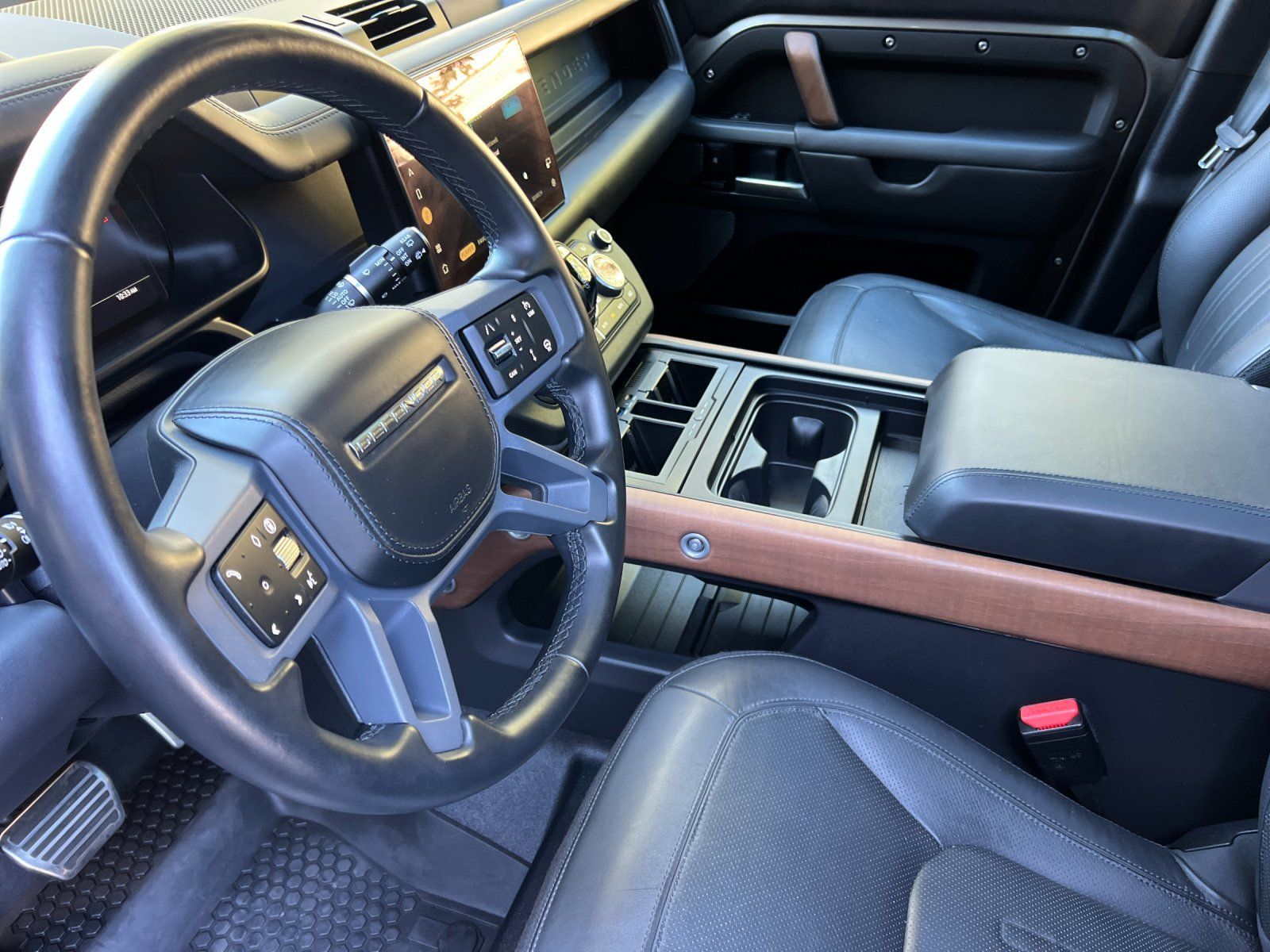 2024 Land Rover Defender 110 X — full photo 9 of 29