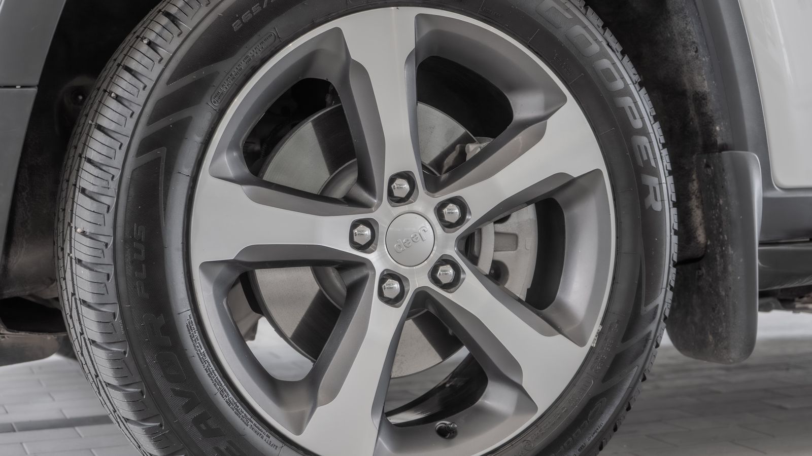 2023 Jeep Grand Cherokee 4xe — full photo 30 of 34