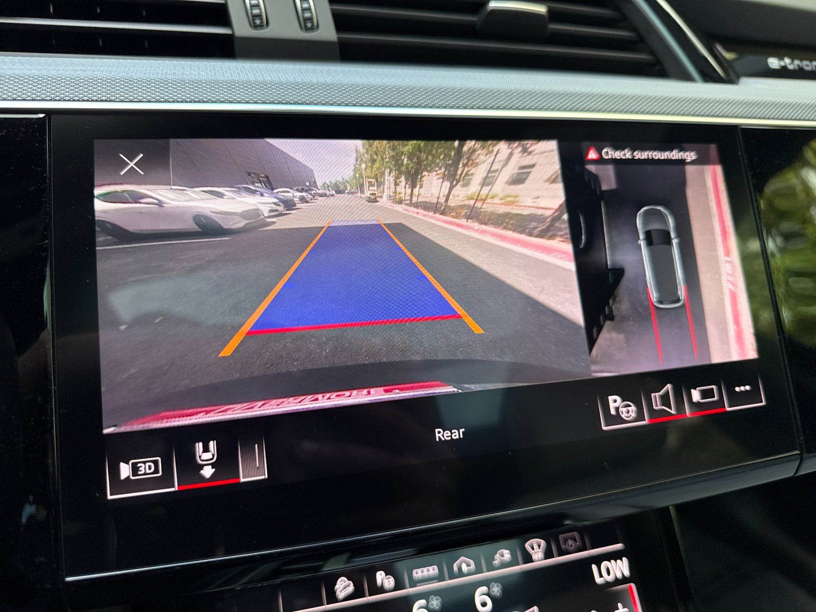 2024 Audi Q8 e-tron Prestige — full photo 21 of 29