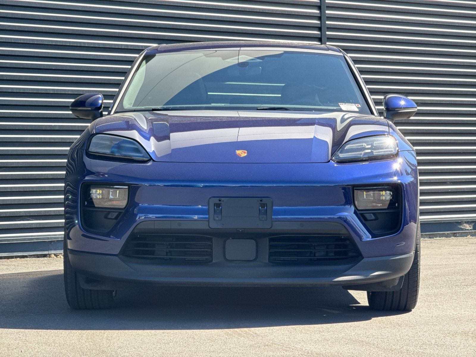 2025 Porsche Macan Electric 4 — full photo 11 of 28