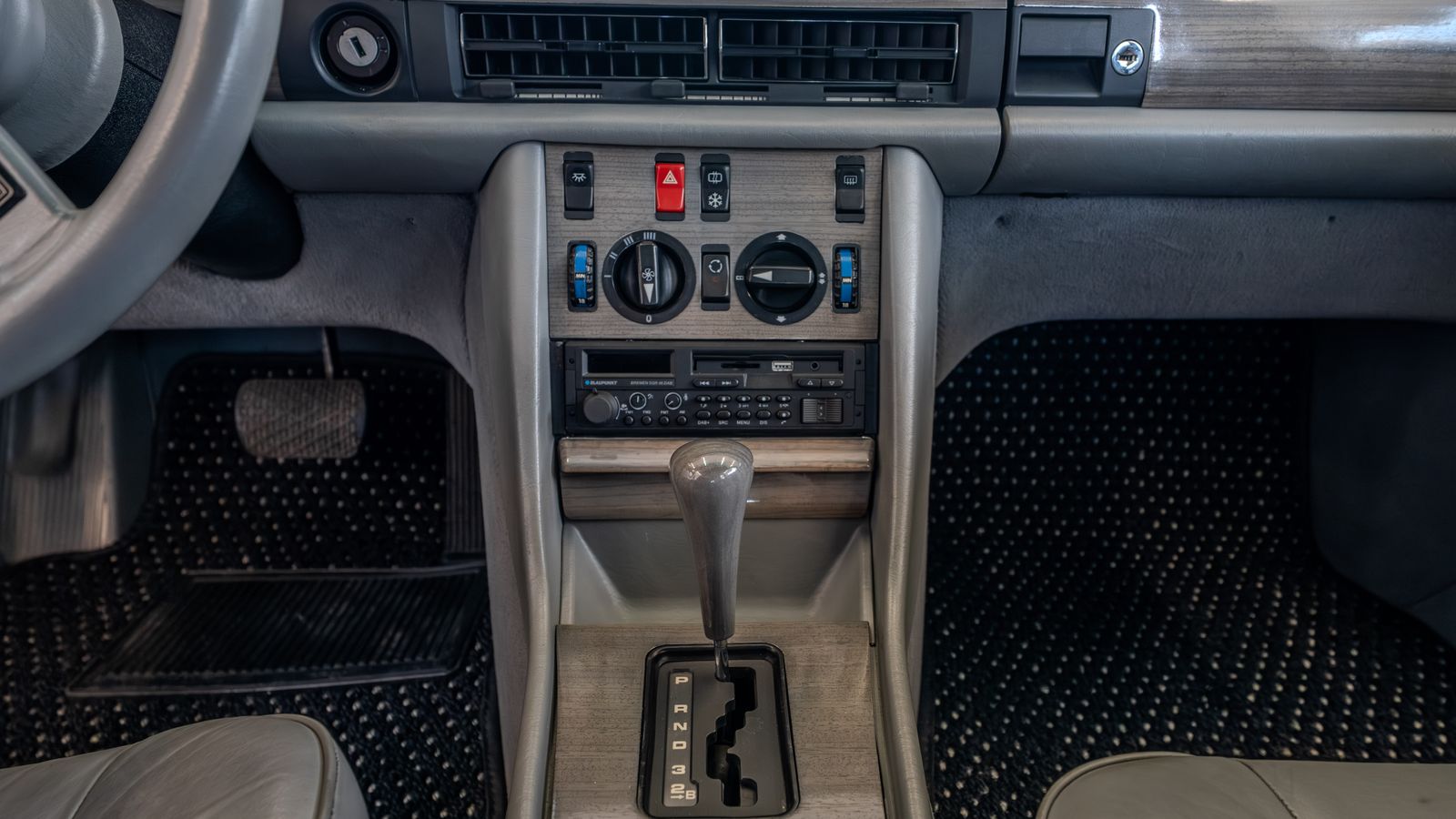 1984 Mercedes 500 SEL — full photo 32 of 46