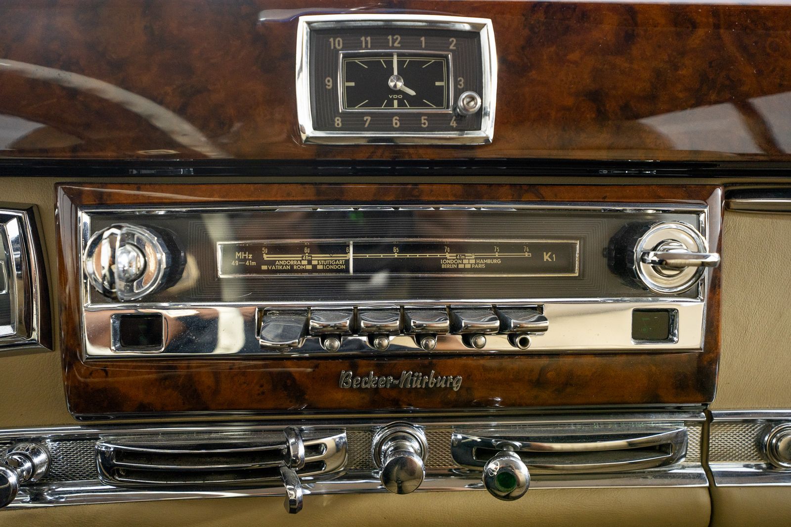 1953 Mercedes-Benz 300-Class — full photo 26 of 100