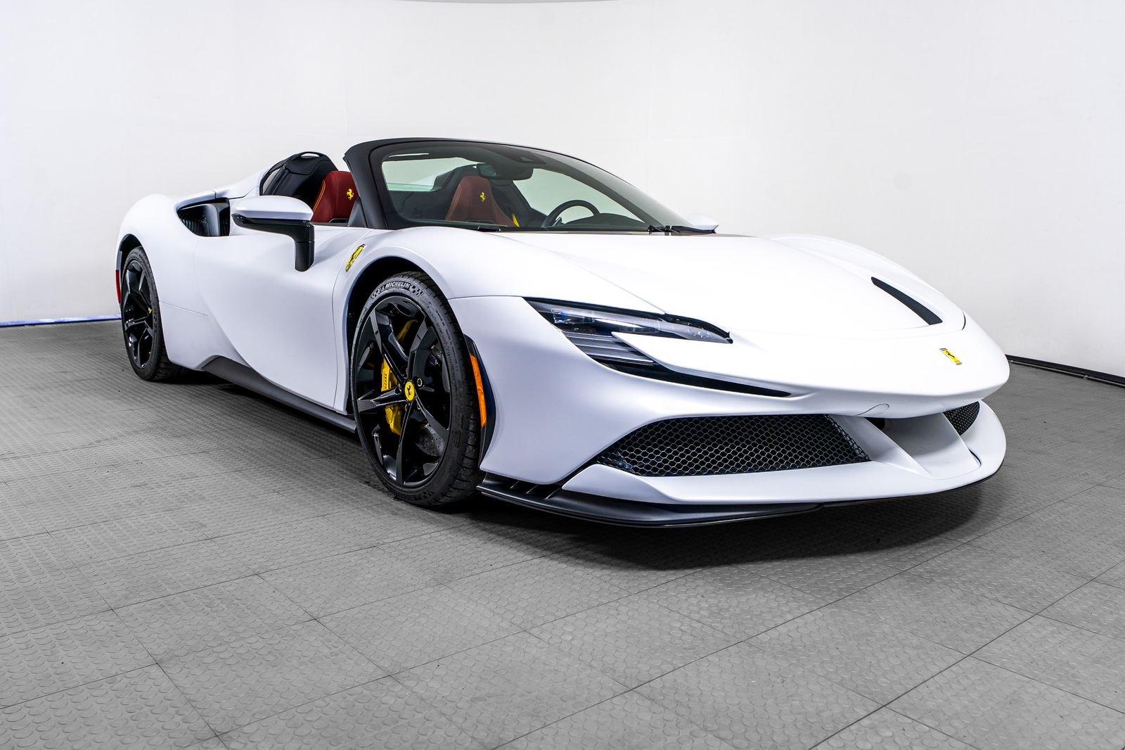 2024 Ferrari SF90 Spider — full photo 10 of 50