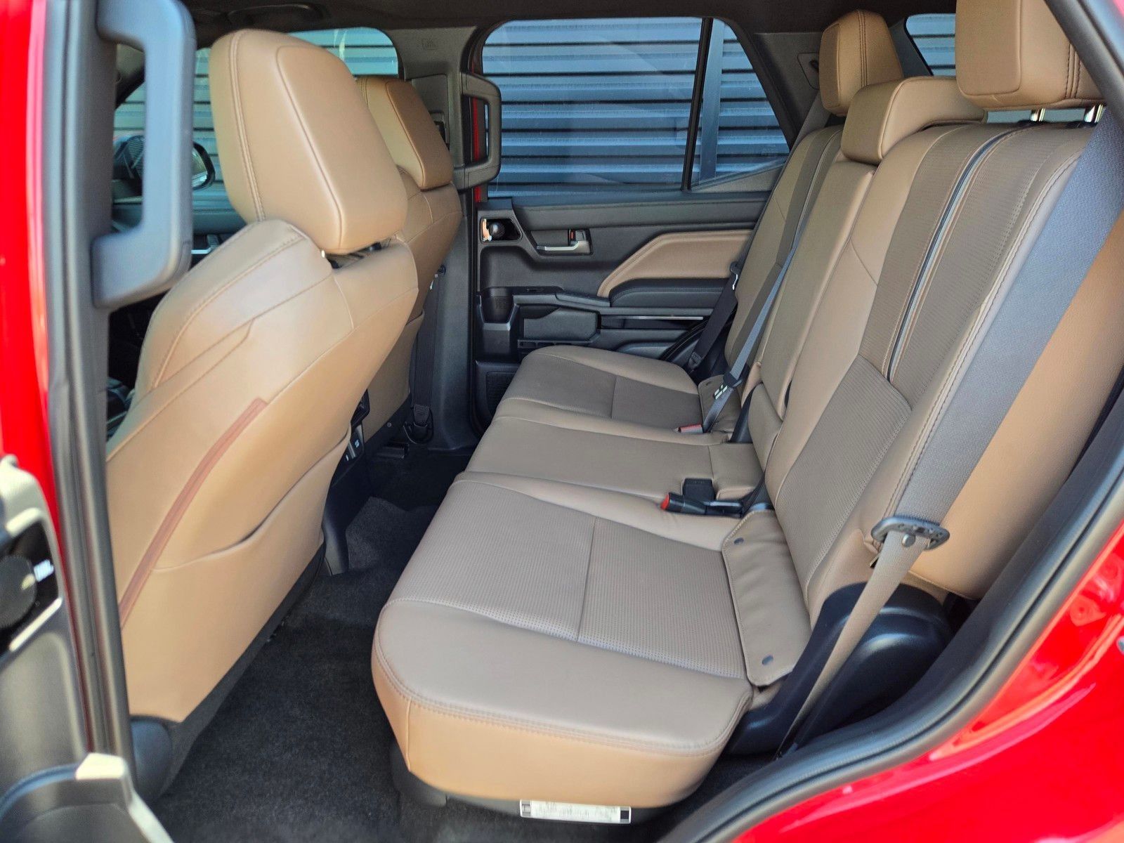 2026 Toyota 4Runner i-FORCE MAX Hybrid Limited — full photo 10 of 45