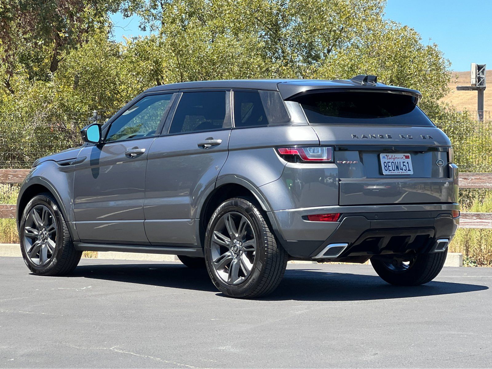 2018 Land Rover Range Rover Evoque Landmark Edition — full photo 3 of 28