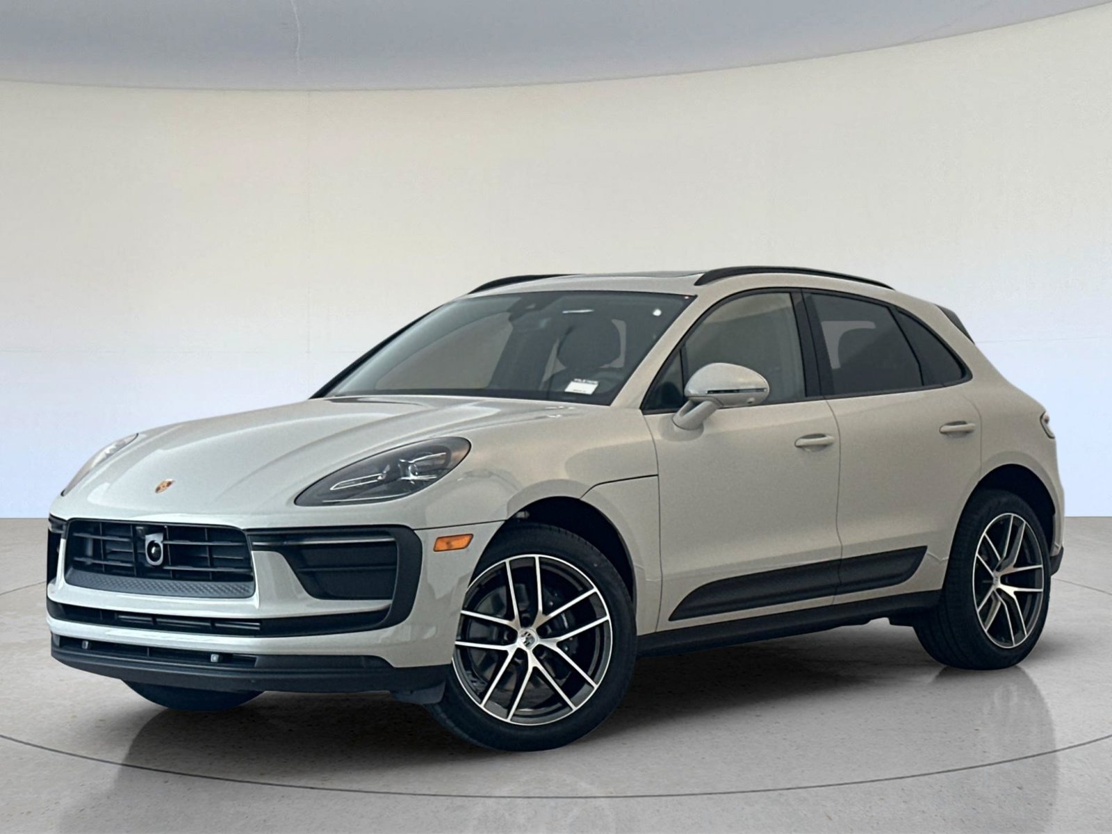 2026 Porsche Macan Base — photo 1 of 28