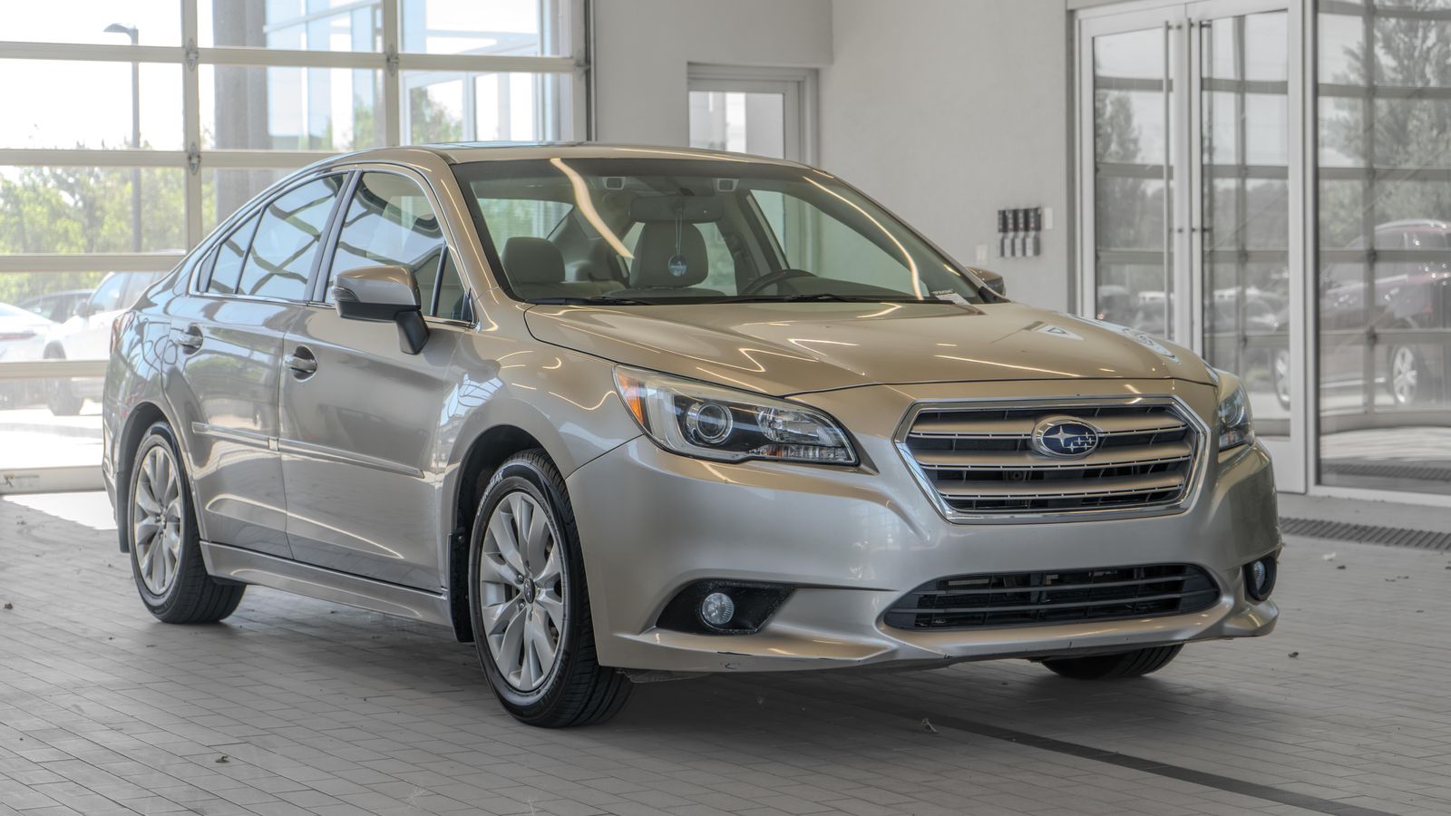 2015 Subaru Legacy 2.5i — foto completa 21 de 34
