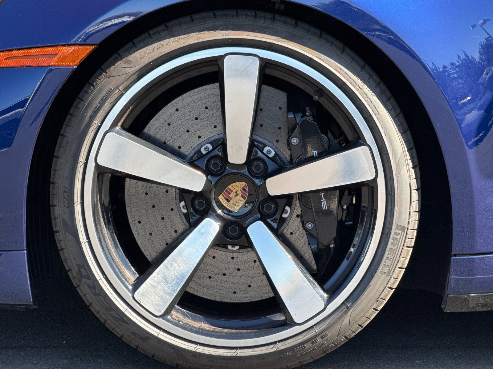 2025 Porsche 911 Turbo S — full photo 26 of 28