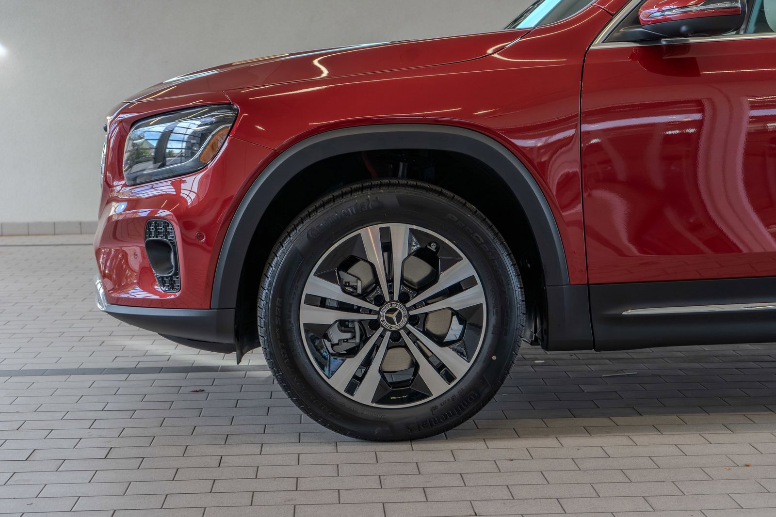 2026 Mercedes-Benz GLB GLB 250 — full photo 4 of 36