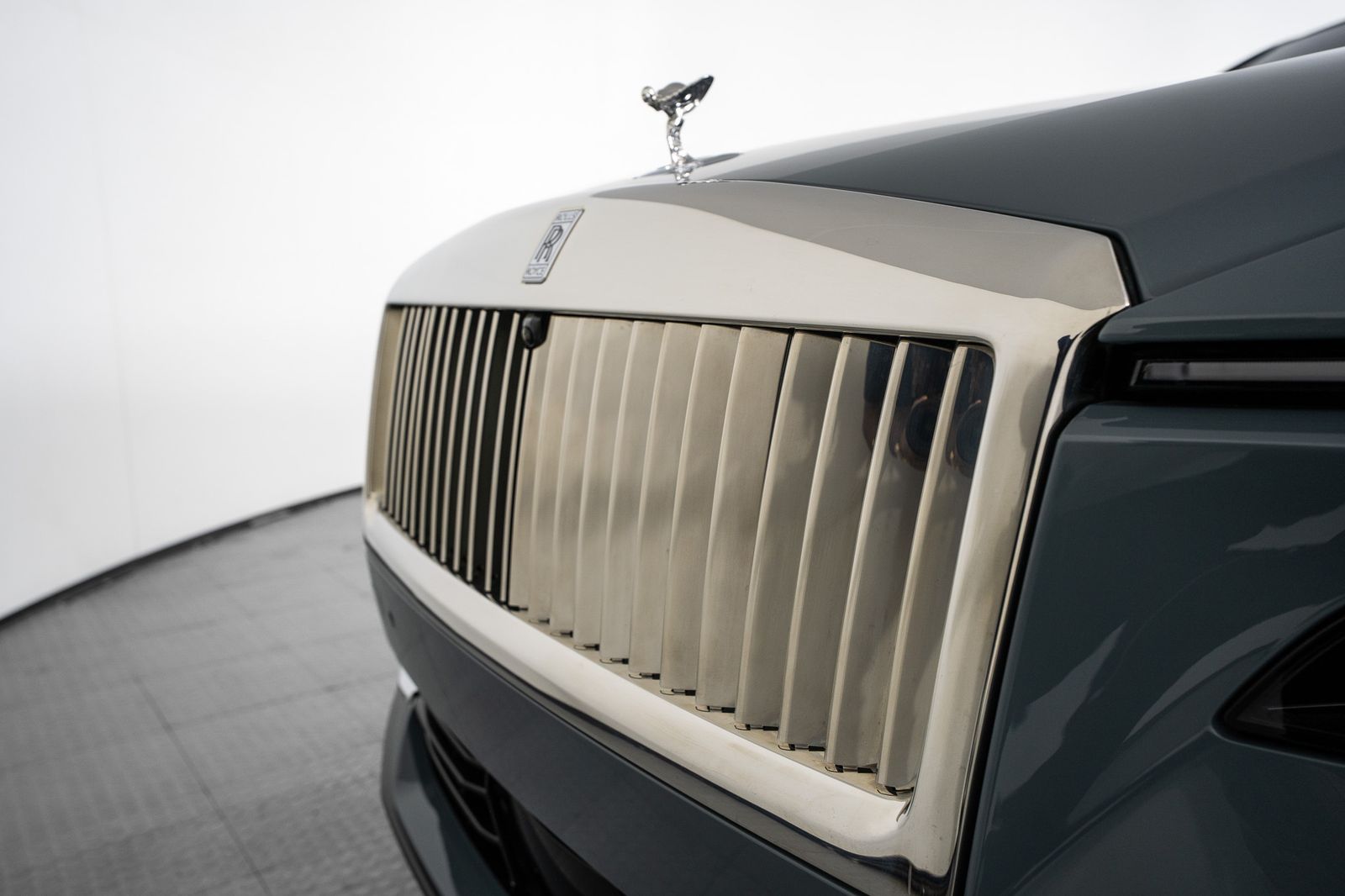2024 Rolls-Royce Spectre — full photo 11 of 54