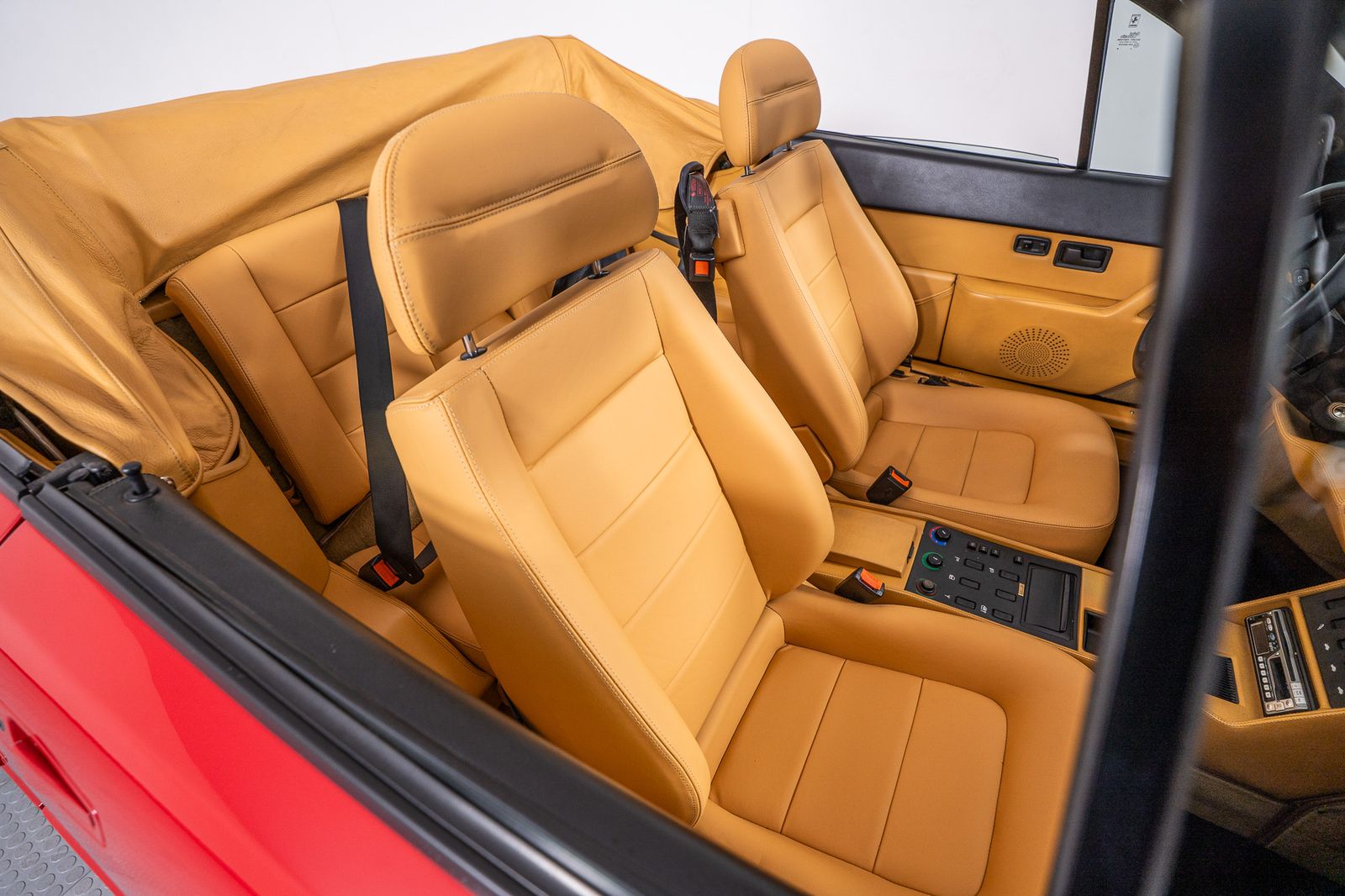 1992 Ferrari Mondial T — foto completa 29 de 38