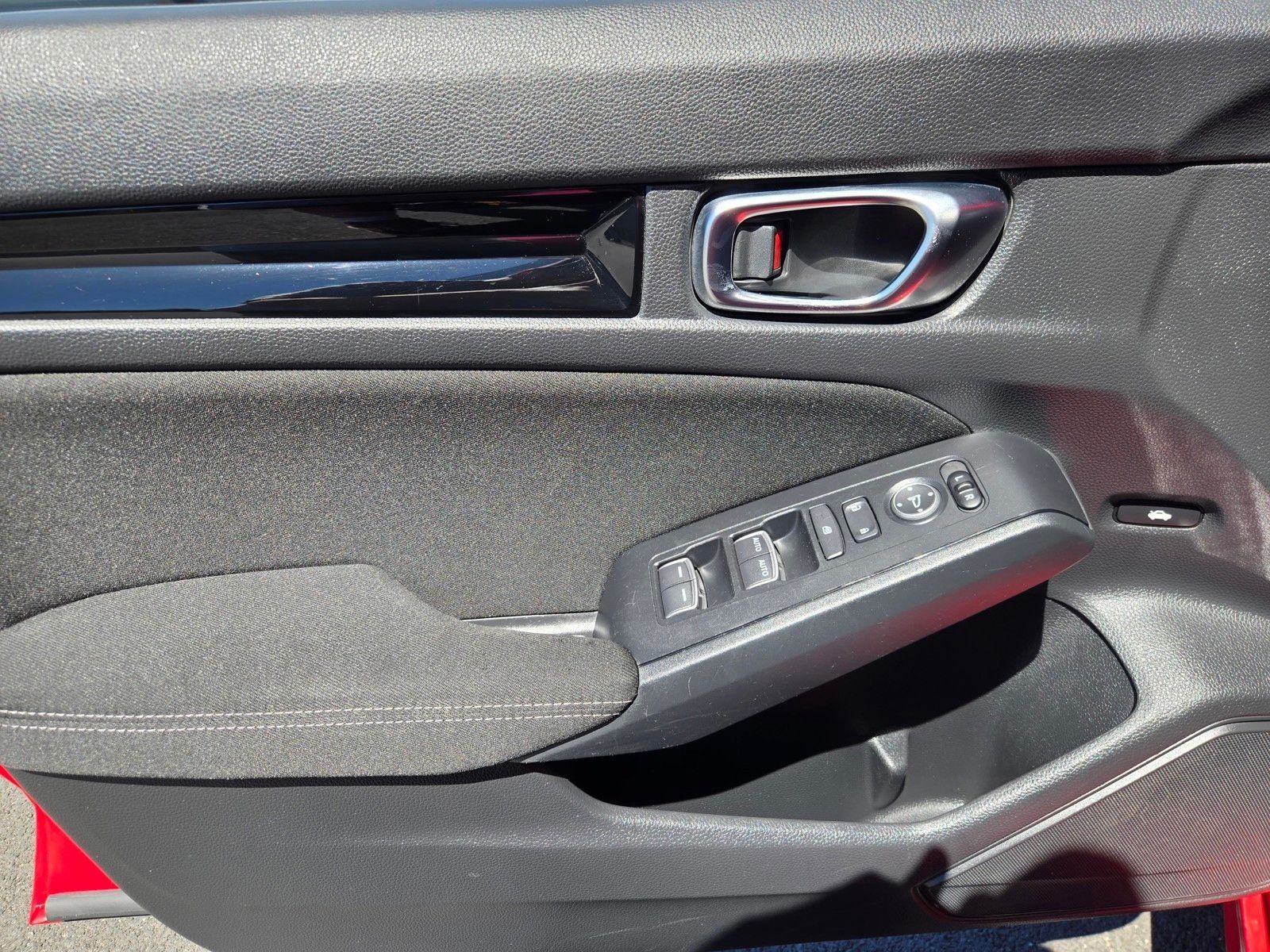 2022 Honda Civic EX — full photo 16 of 45