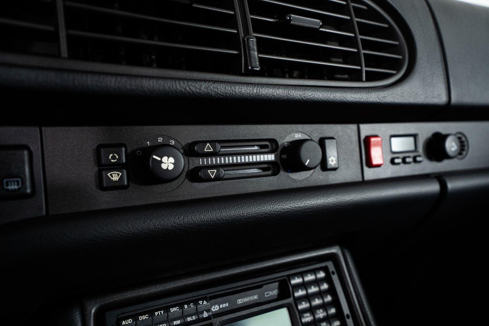 1994 Porsche 968 Turbo S — full photo 24 of 48