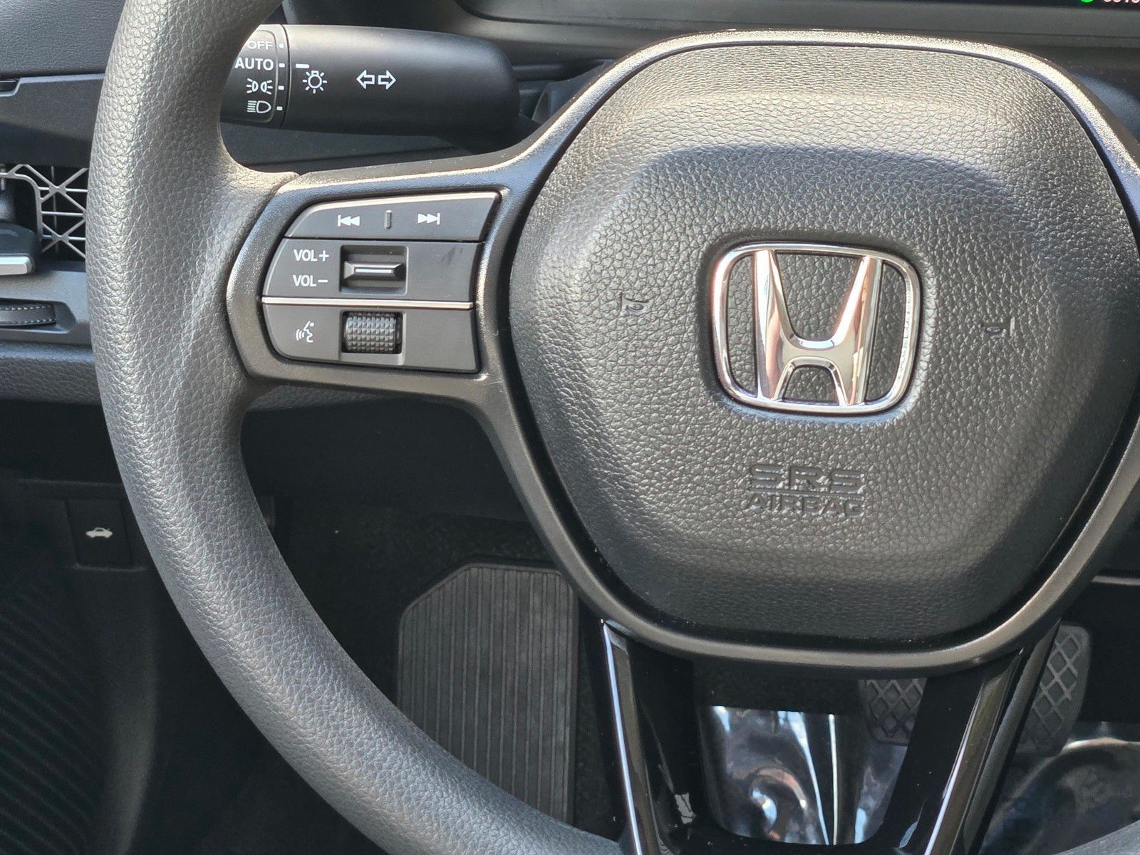 2025 Honda Accord SE — full photo 16 of 28