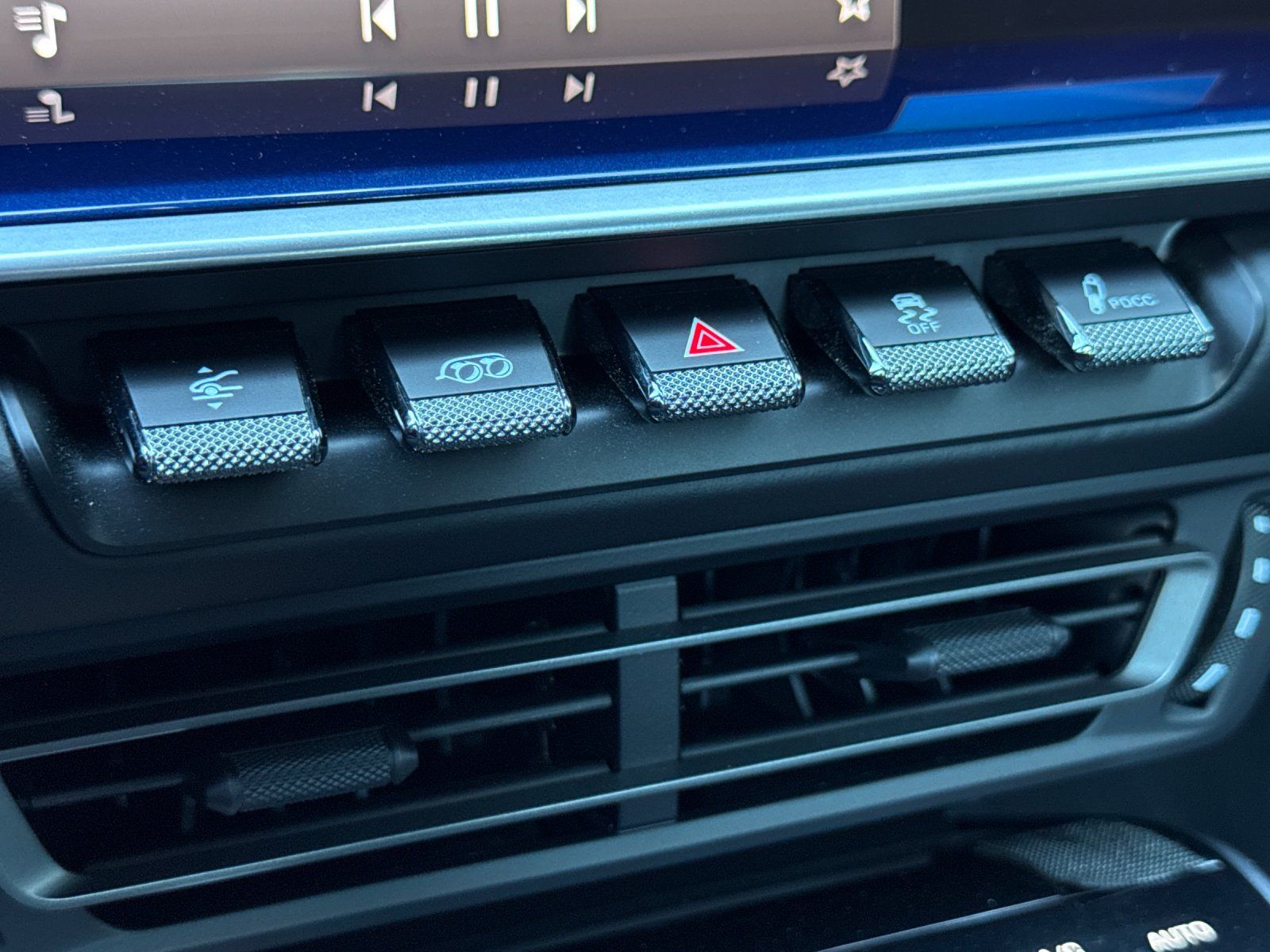 2025 Porsche 911 Turbo S — full photo 20 of 28