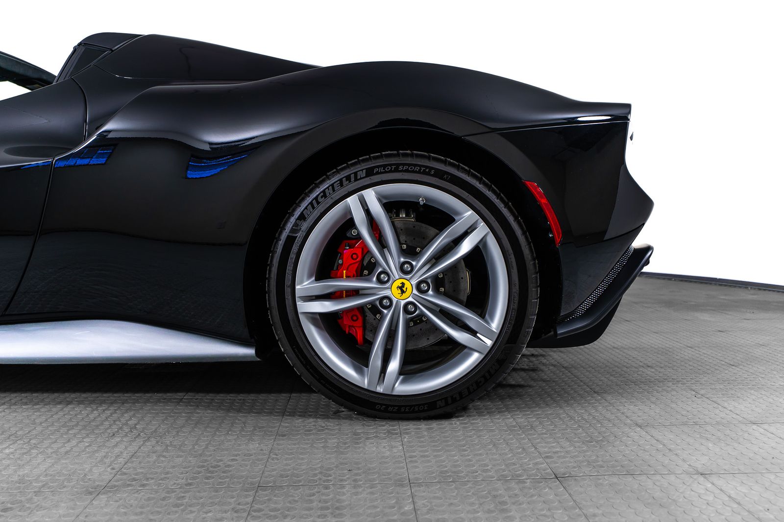 2024 Ferrari 296 GTS — foto completa 14 de 46