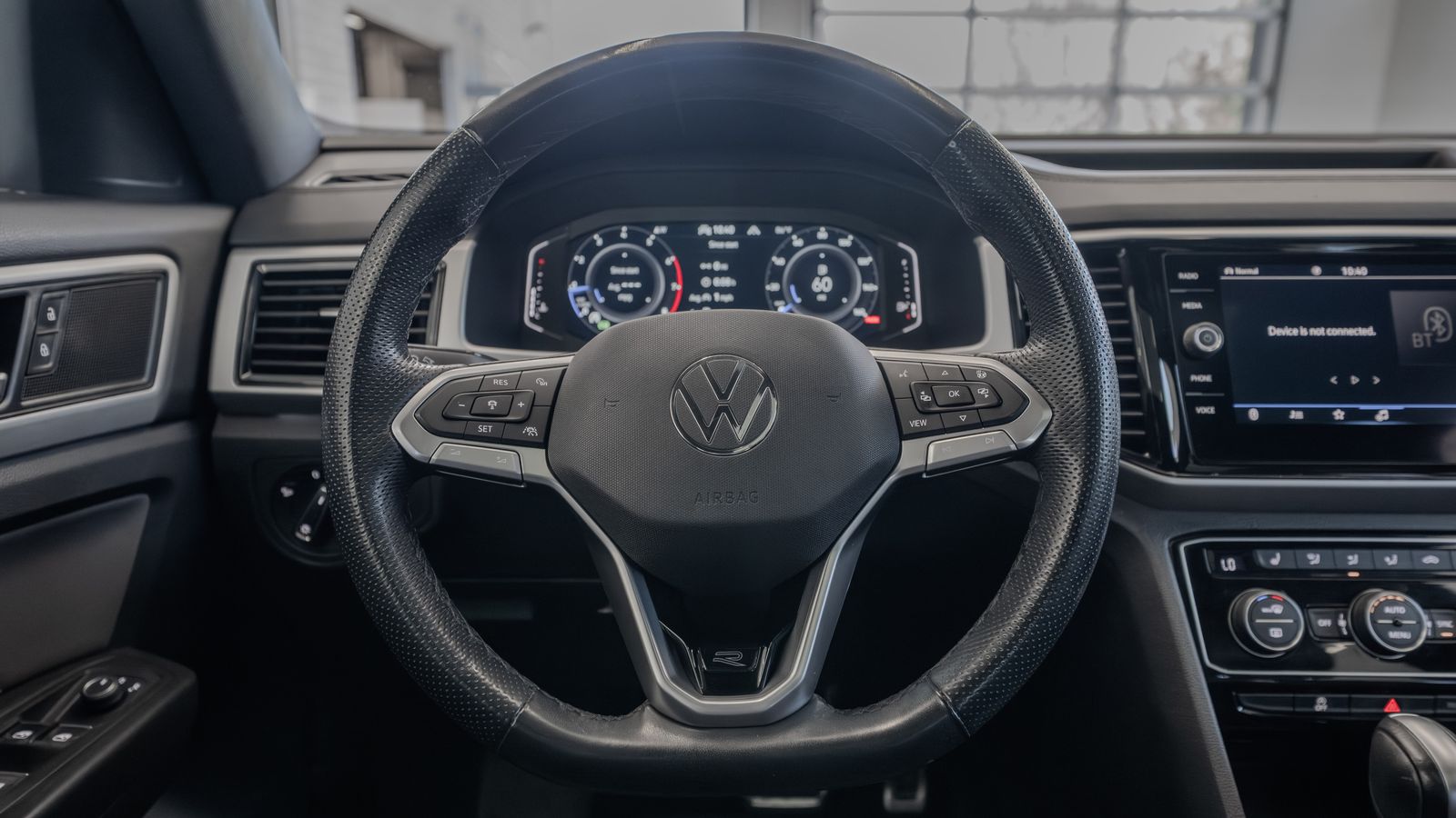2022 Volkswagen Atlas Cross Sport 3.6L V6 SEL R-Line — full photo 9 of 34