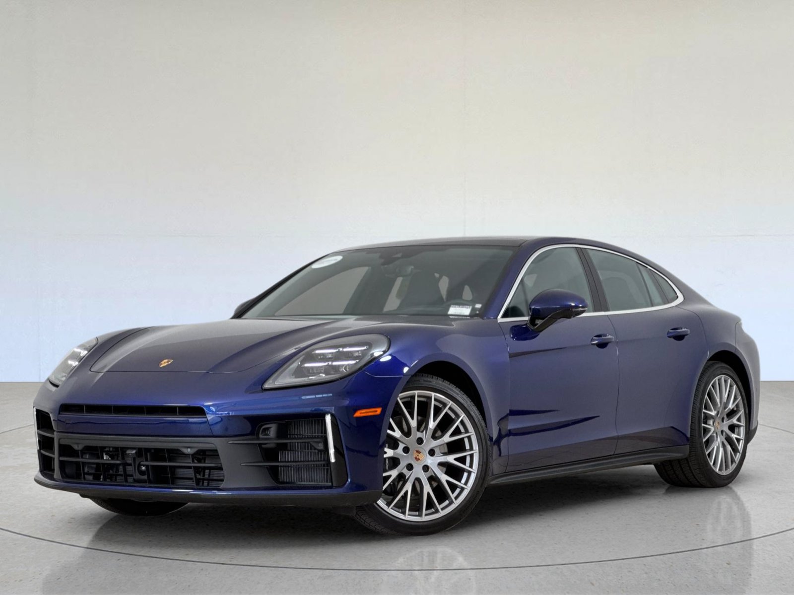 2025 Porsche Panamera 4 — foto 1 de 28