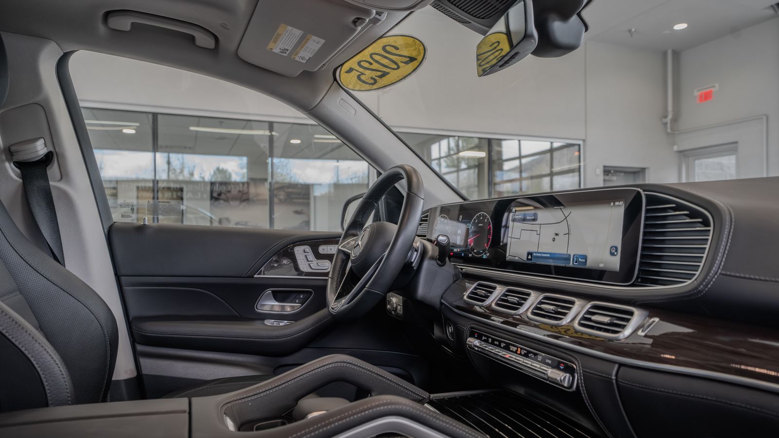 2025 Mercedes-Benz GLE GLE 450 — full photo 18 of 34