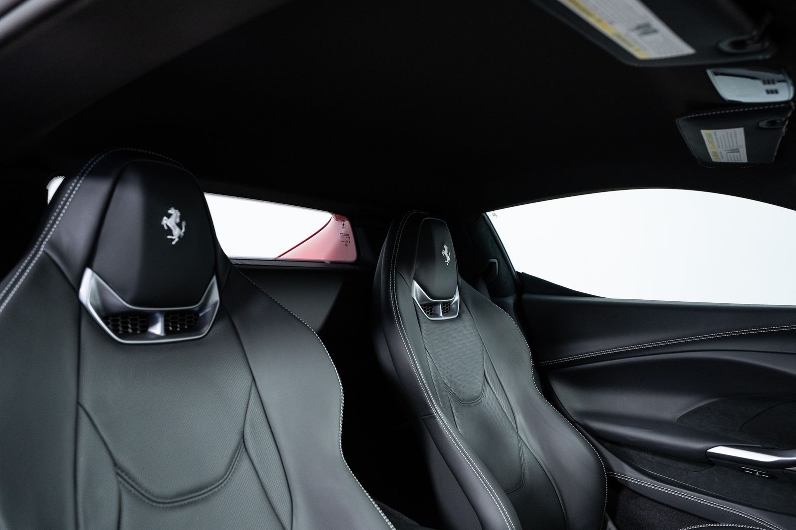 2025 Ferrari 296 GTB — foto completa 50 de 51