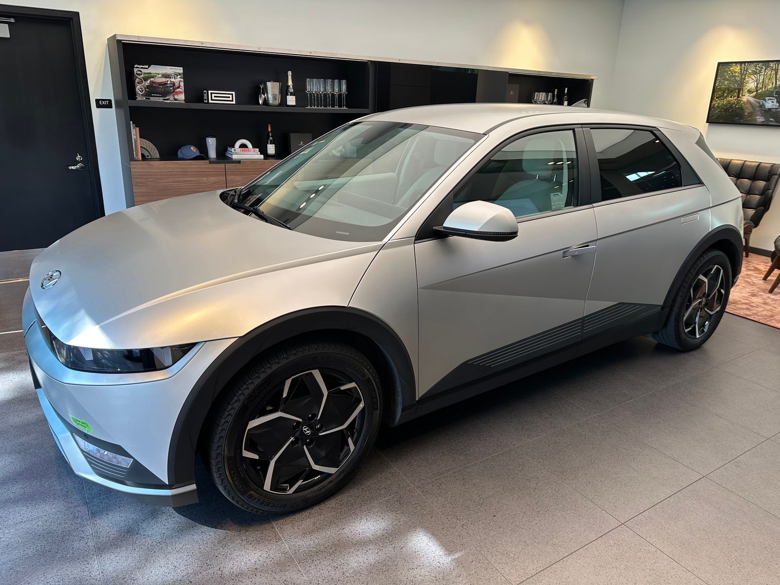 2023 Hyundai IONIQ 5 SEL — full photo 4 of 11