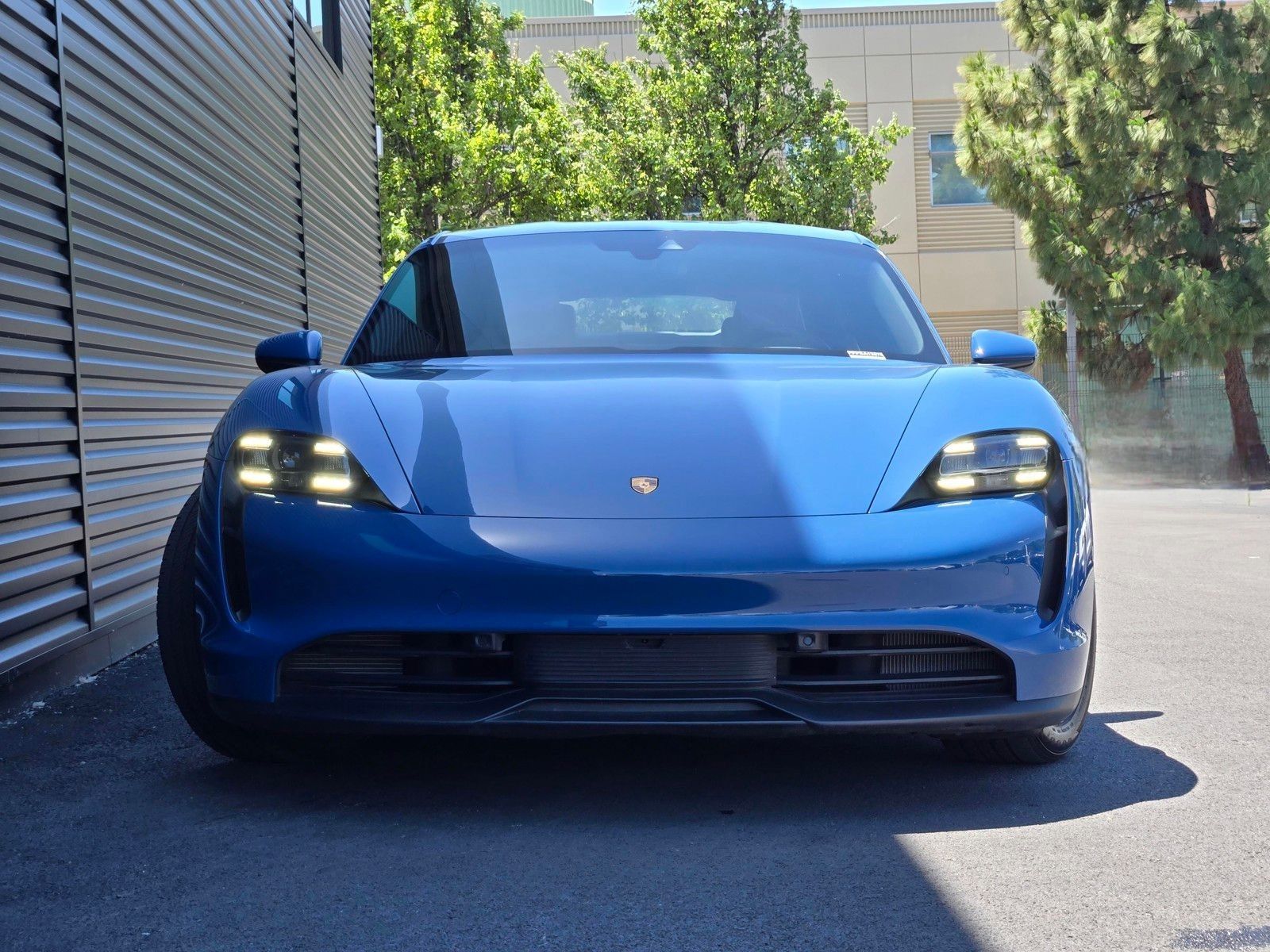 2023 Porsche Taycan Base — full photo 10 of 27