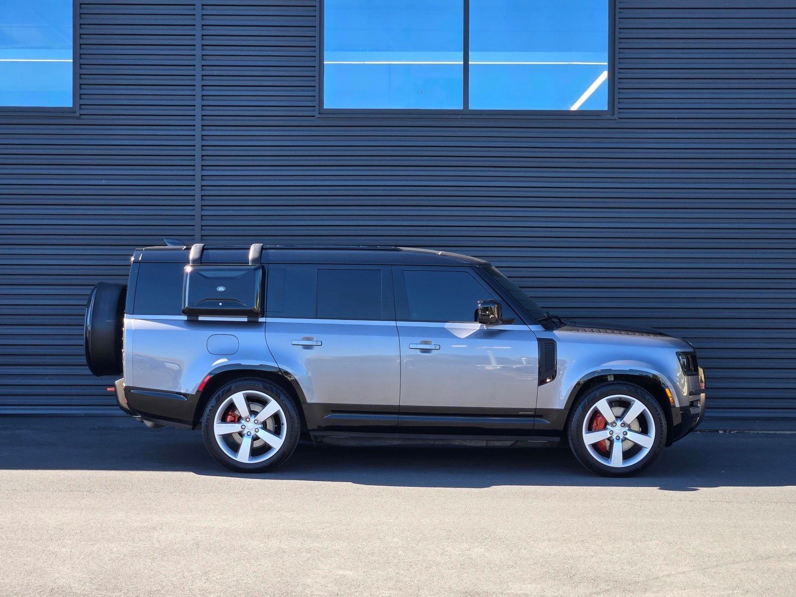 2024 Land Rover Defender 130 X — full photo 7 of 45