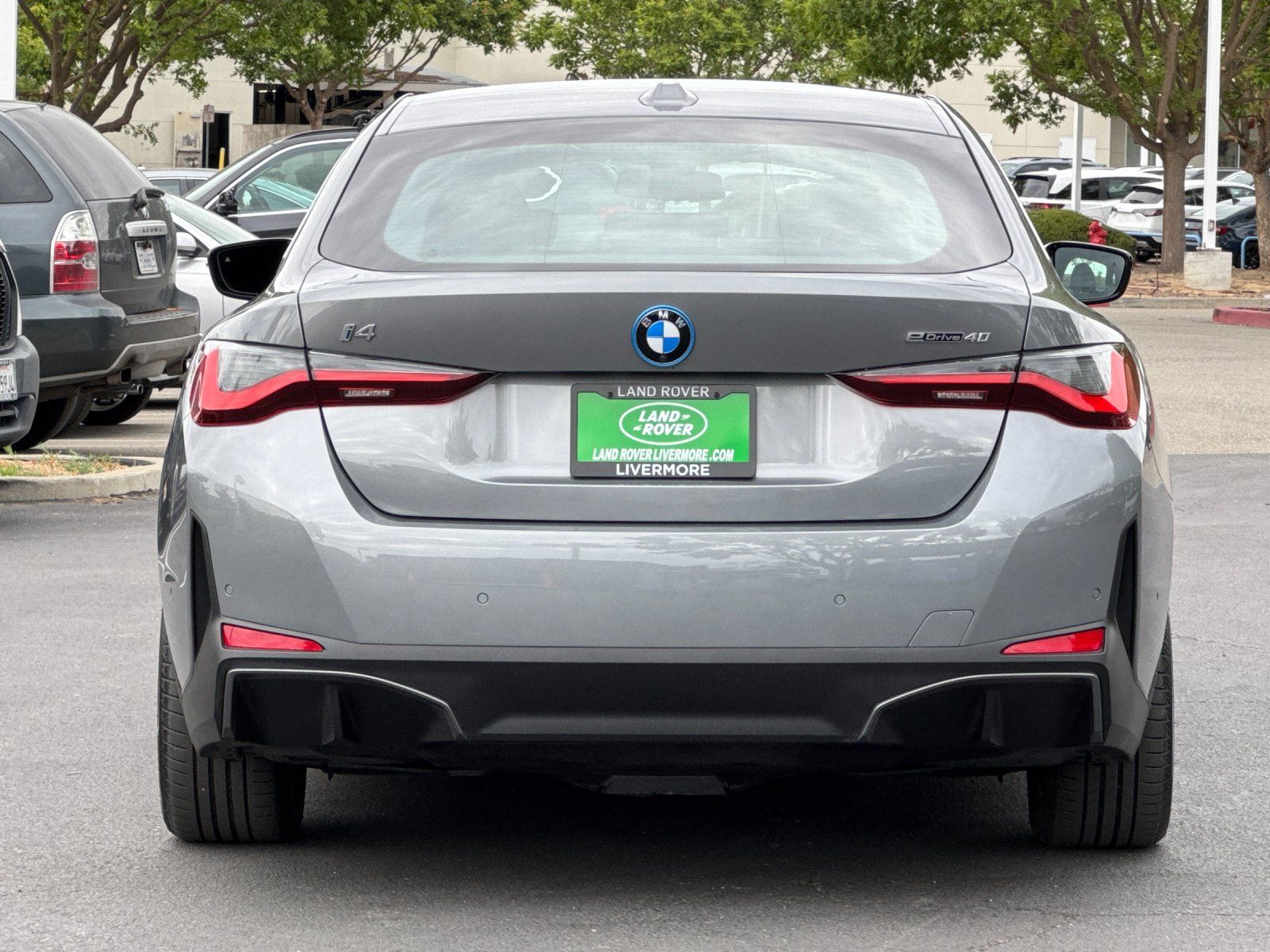 2025 BMW i4 eDrive40 — full photo 4 of 28