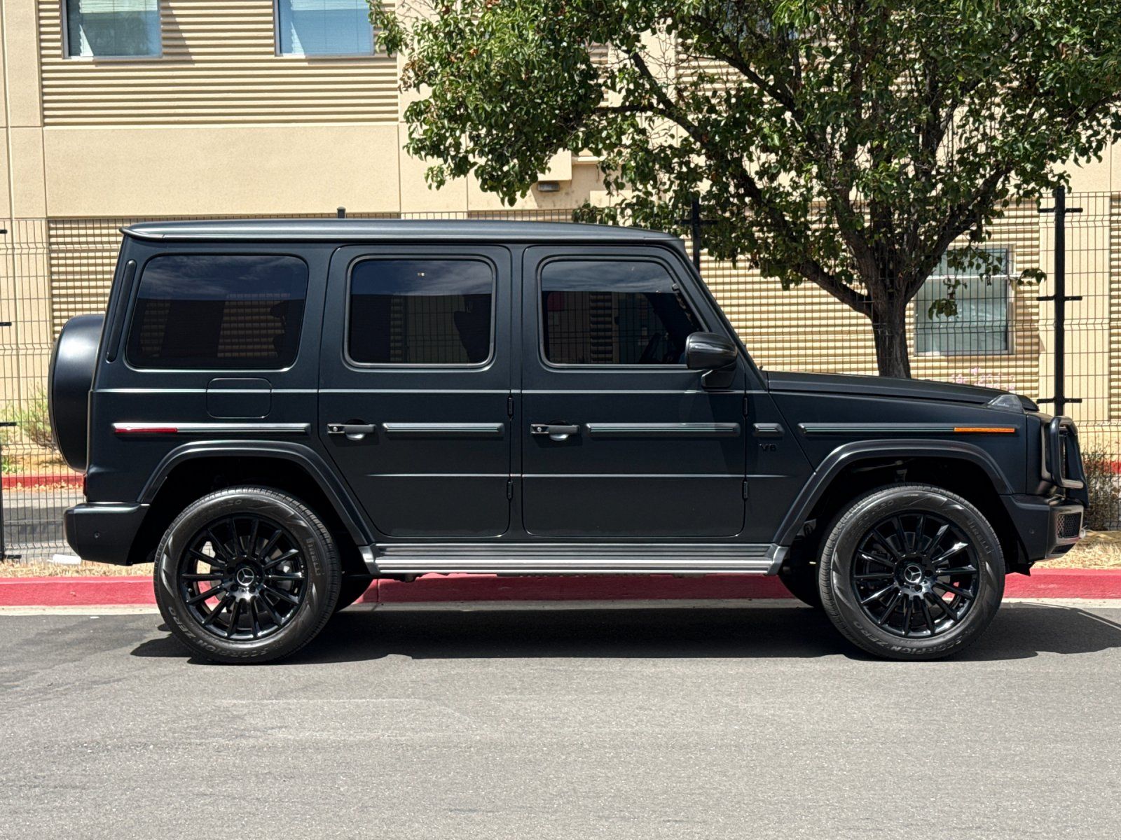 2022 Mercedes-Benz G-Class G 550 — full photo 6 of 31
