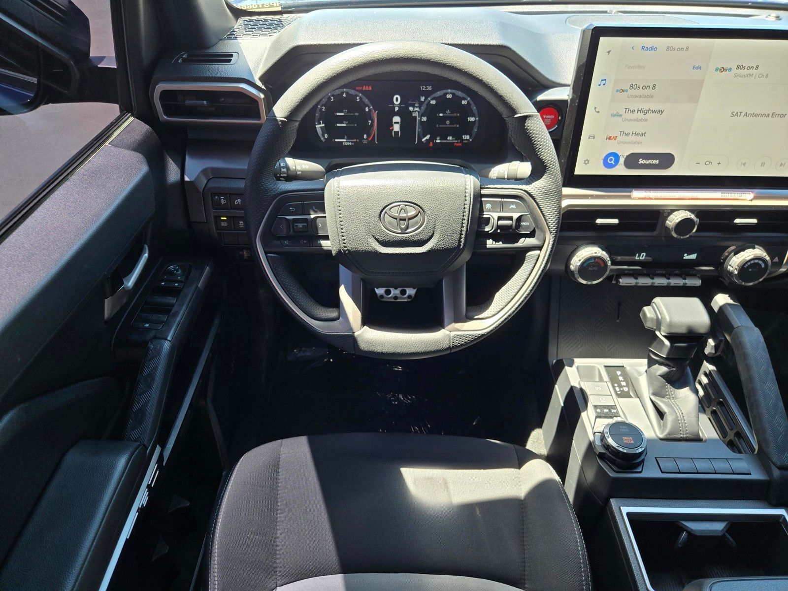 2025 Toyota Tacoma TRD Sport — full photo 13 of 28