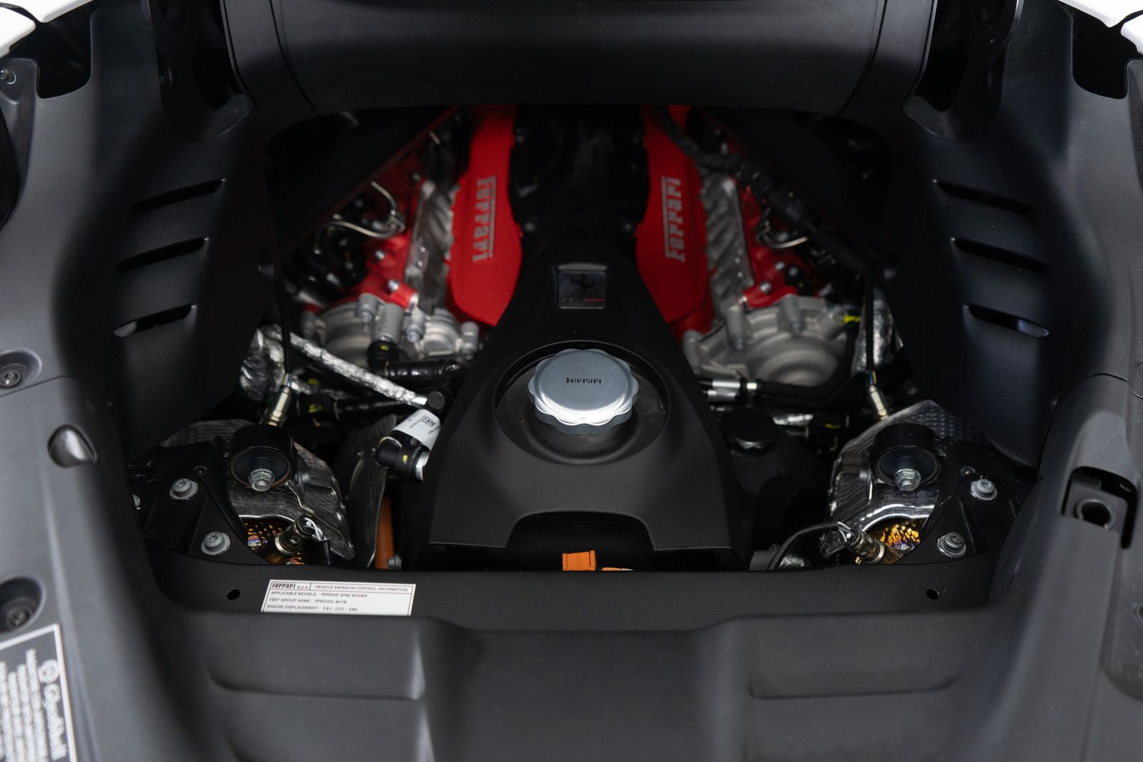 2024 Ferrari SF90 Spider — full photo 34 of 51